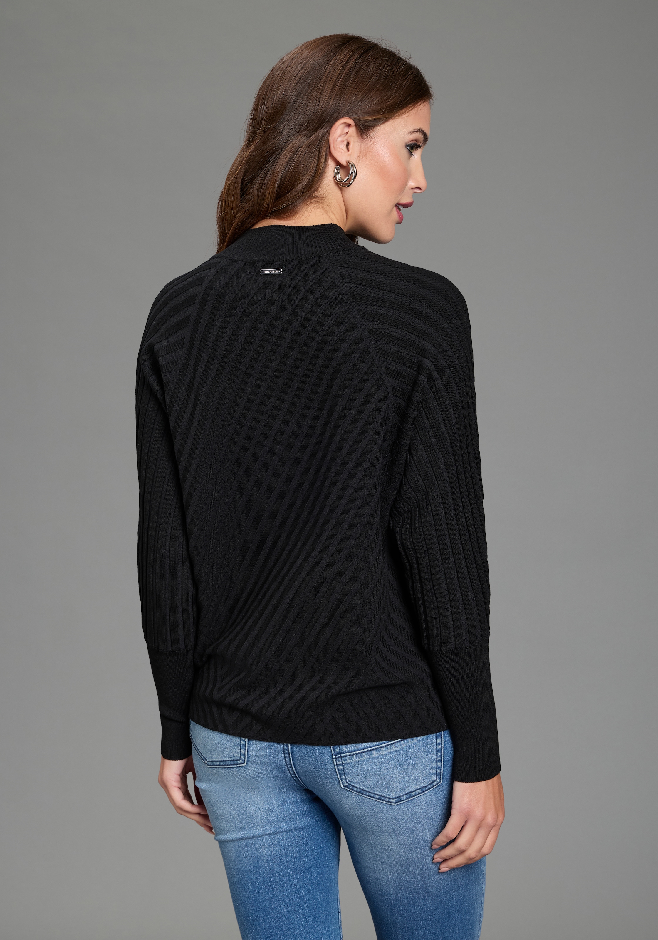 Bruno Banani Strickpullover mit Stehkragen, hüftlange Schnittform, unifarbenes Design