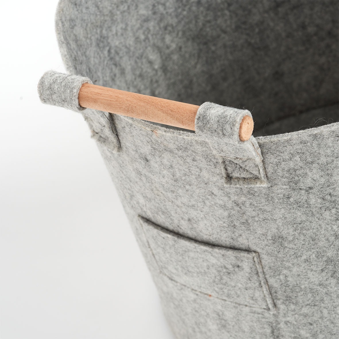 Thumbnail - Zeller Present Aufbewahrungskorb "Aufbewahrungskorb, Filz/Holz, grau" mit Holzelementen