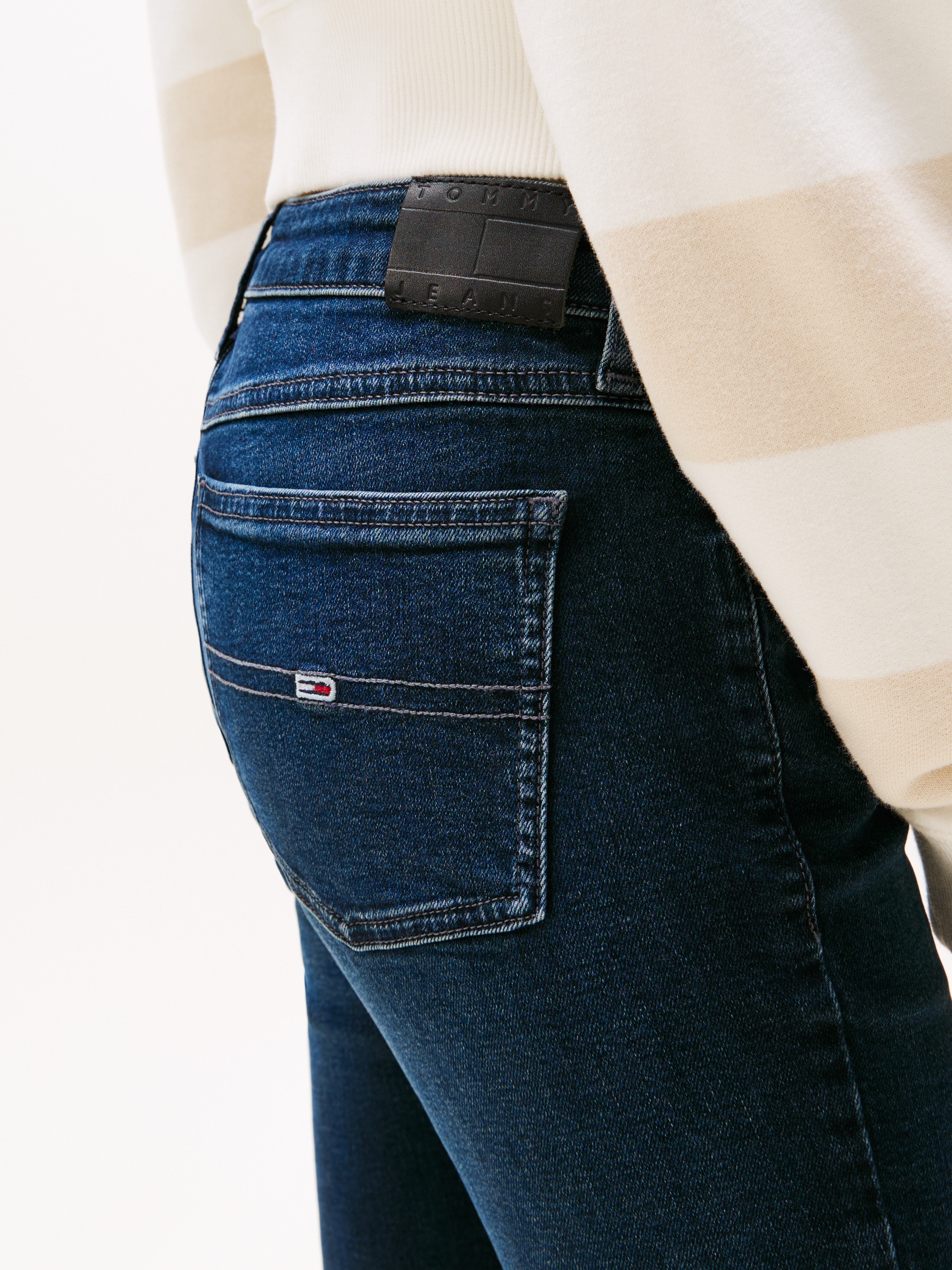 Tommy Jeans Skinny-fit-Jeans »LW SKN CH12«, mit Logo-Badge, Logstickerei