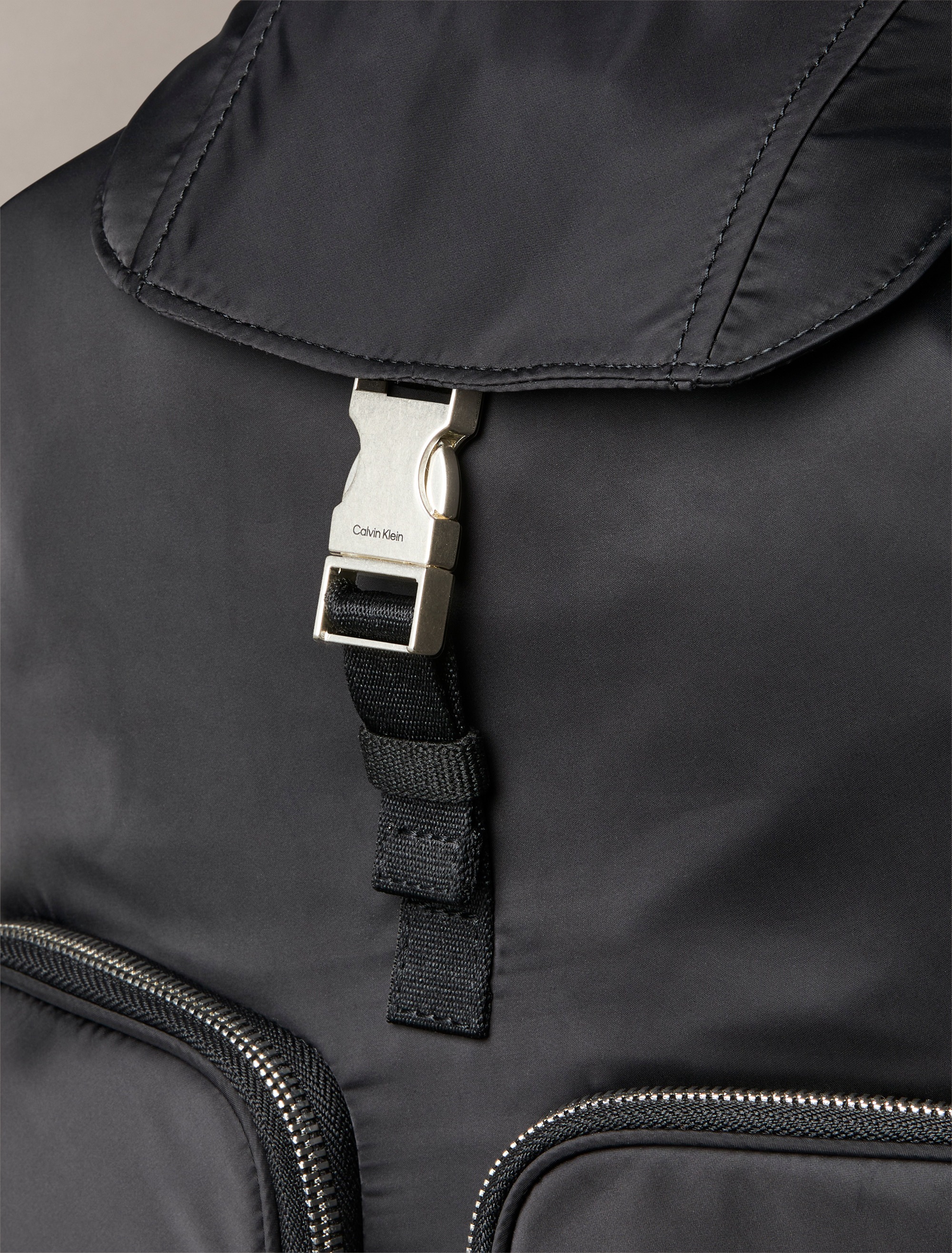 Calvin Klein Rucksack »POCKET NYLON FLAP BACKPACK« Freizeitrucksack, Cityrucksack mit zwei Fronttaschen