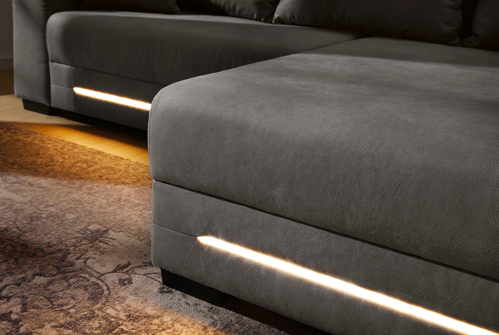 Jockenhöfer Gruppe Ecksofa »Spotlight, mit dimmbarer LED-Beleuchtung«, Gästebettfunktion,Bettkasten, Ottomane links/rechts montierbar