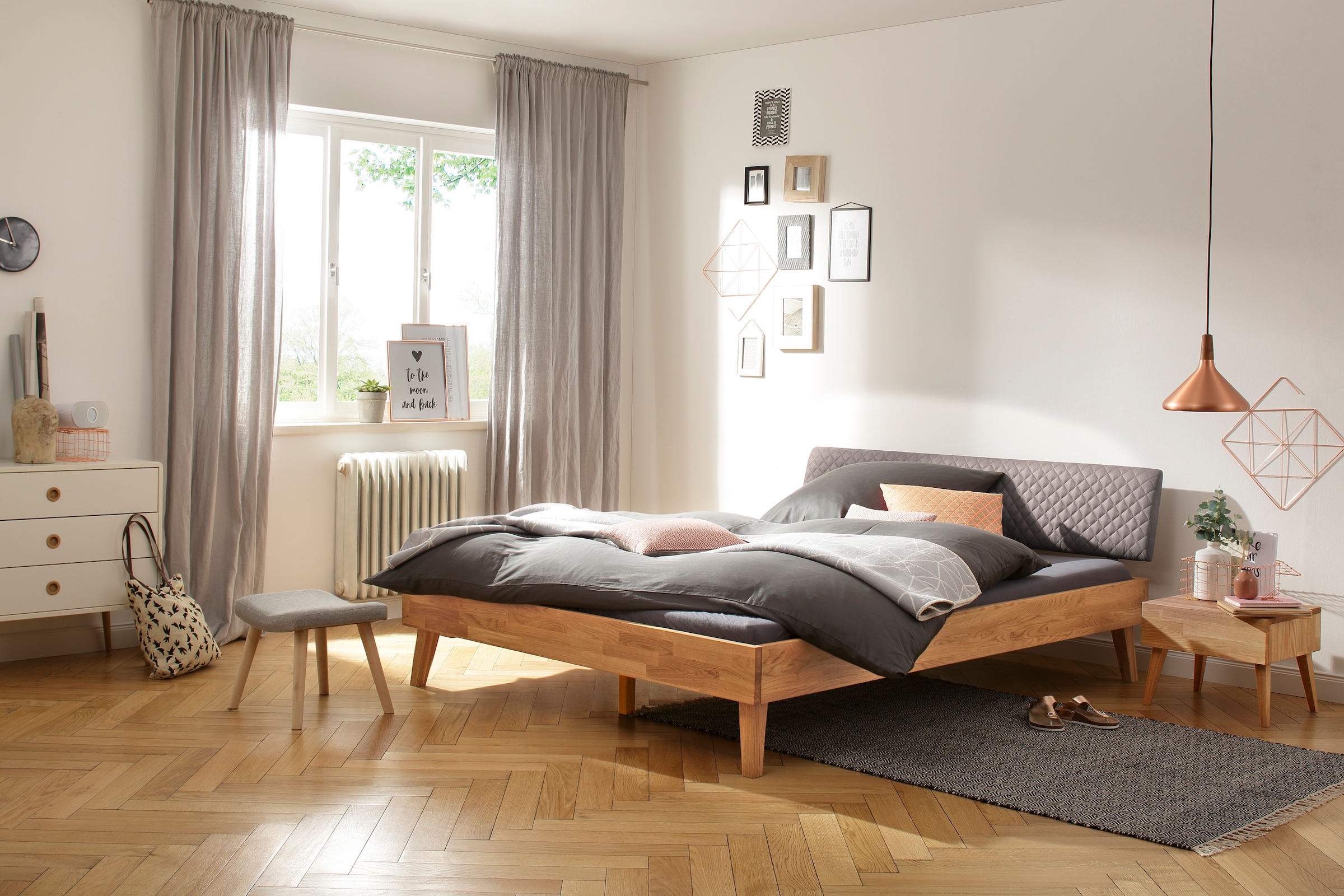Home affaire Bett »Natali«, aus massiver Eiche, gepolstertes Kopfteil mit Kunstlederbezug