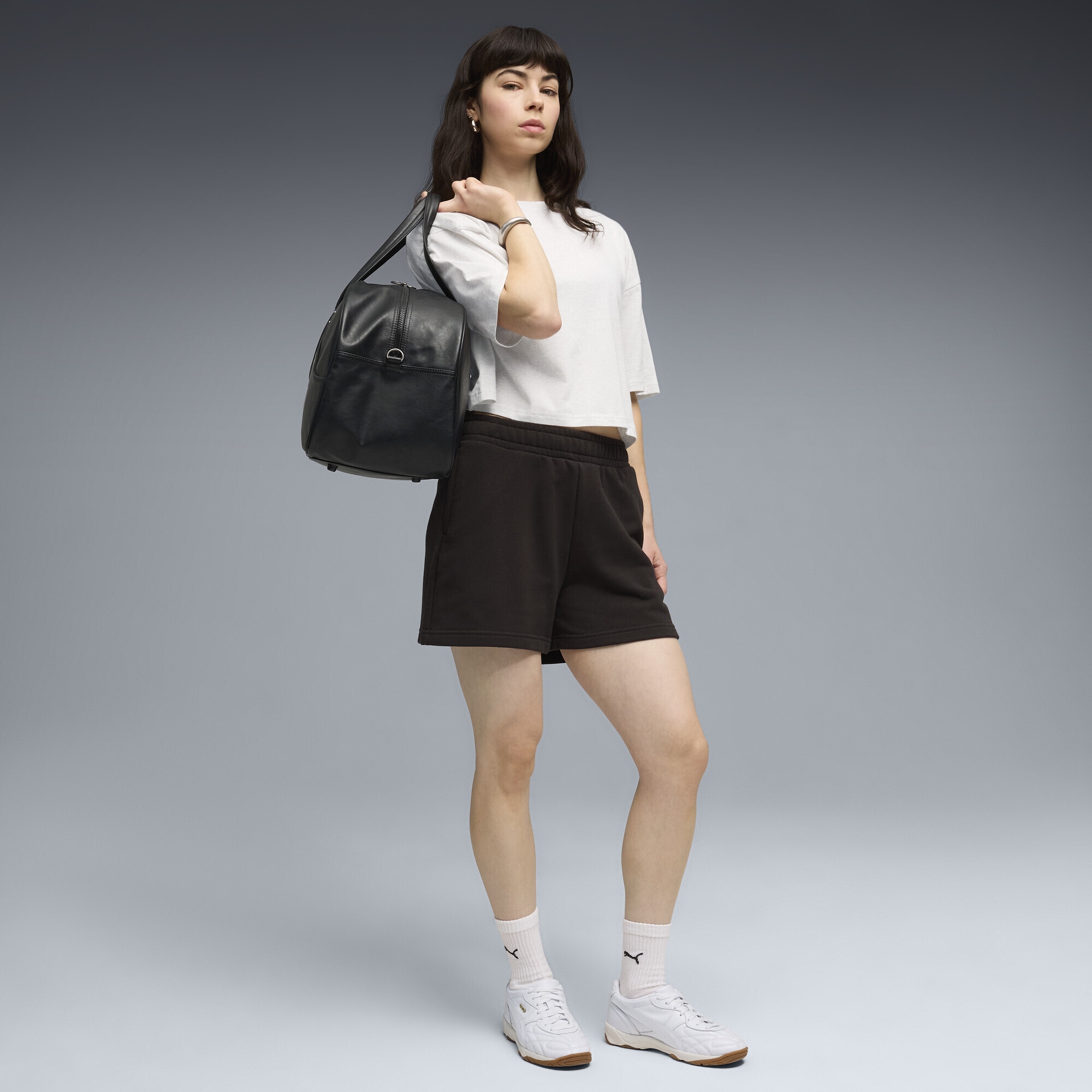 PUMA Sporthose »Wardrobe Essentials Relaxed Shorts Damen«