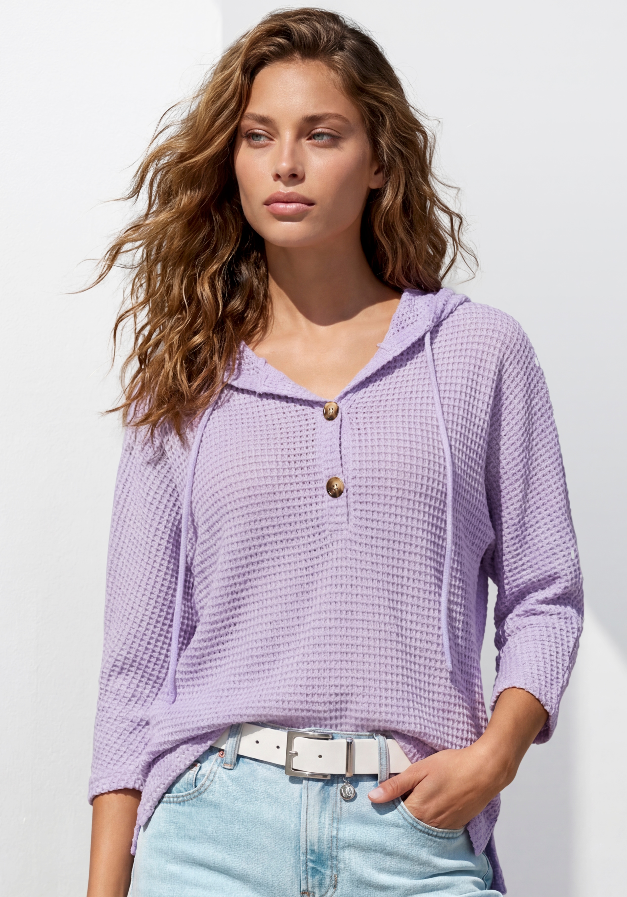 LASCANA Kapuzenshirt "aus sommerlichem Waffelstrick" Sommerhoody mit Knopfleiste