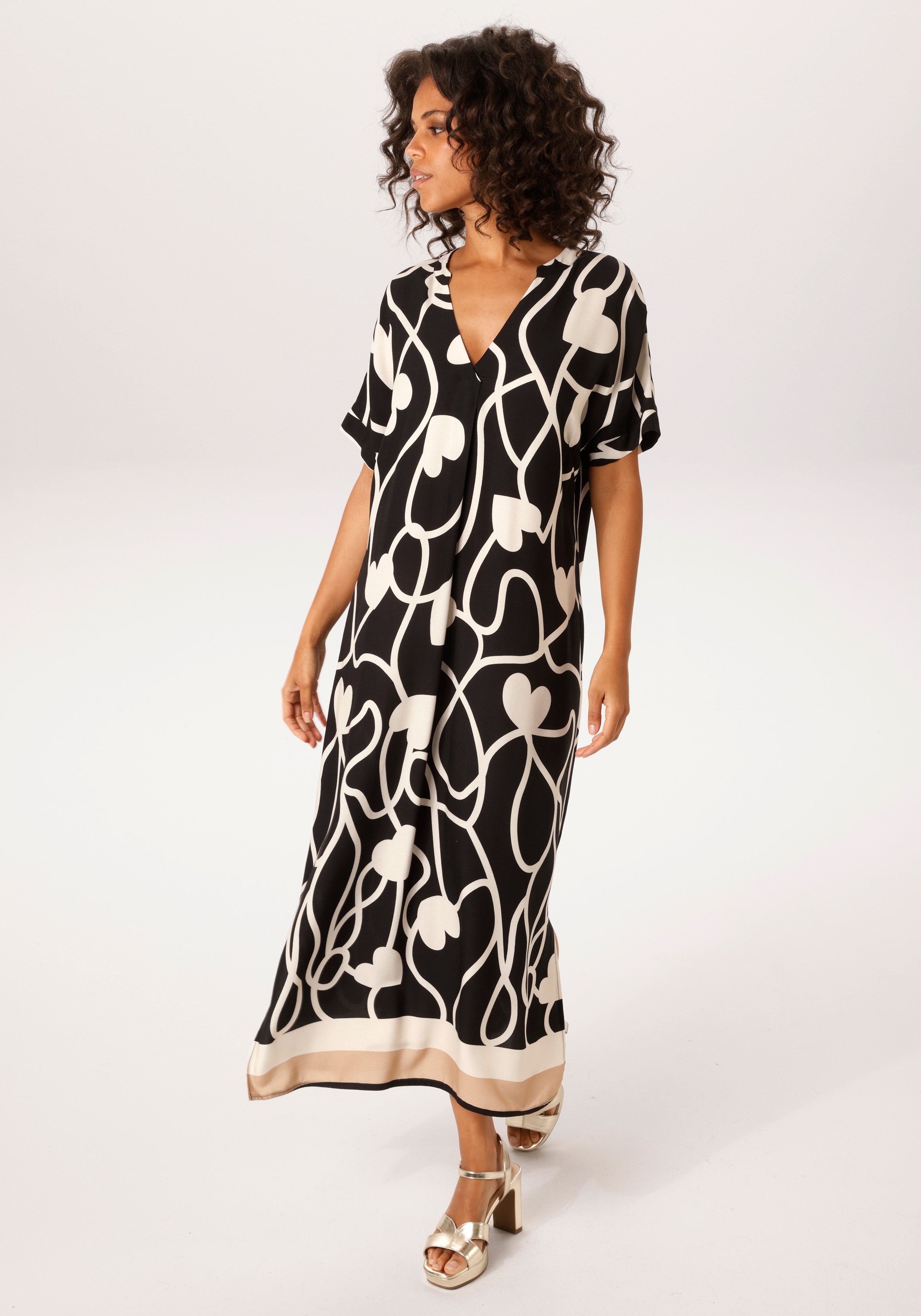 Aniston CASUAL Sommerkleid mit Herzen im grafischen Druck und Bordüre am Saum