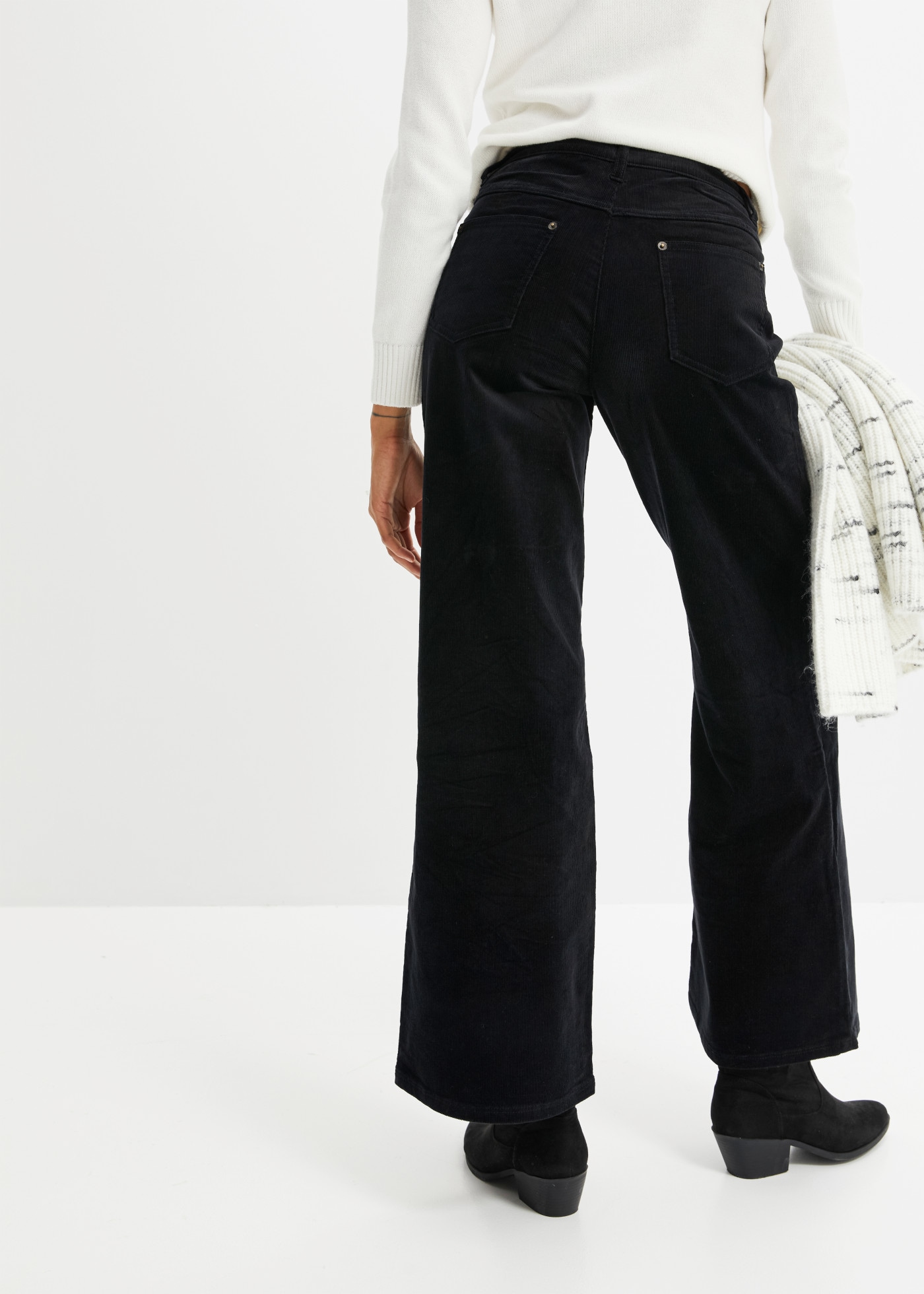 bonprix Cordhose  mit ausgestelltem Bein, Loose Fit, in Stretch-Qualität, im Casual-Stil