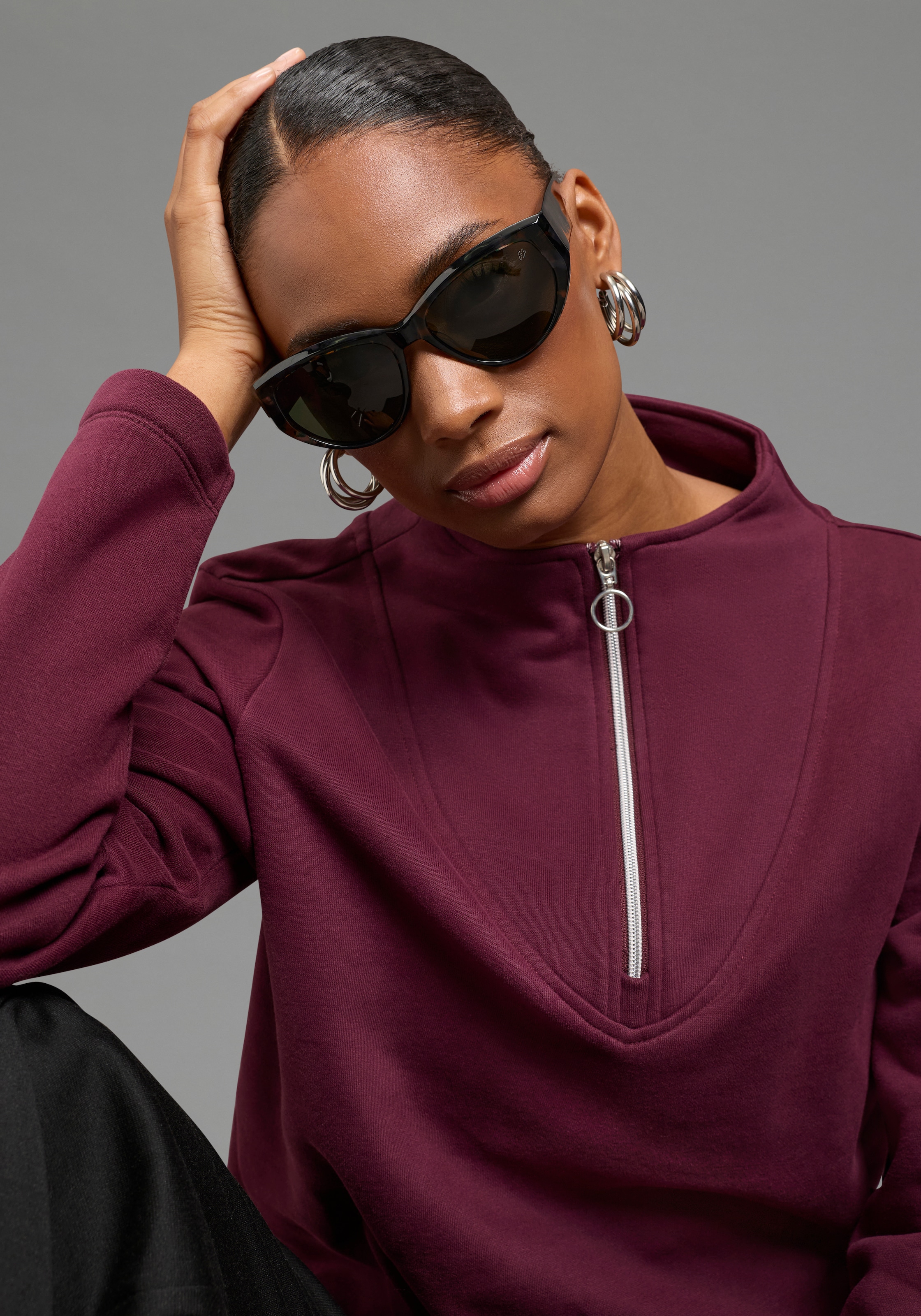 Bruno Banani Sweatshirt , mit hohem Stehkragen, aus Baumwolle und Polyester
