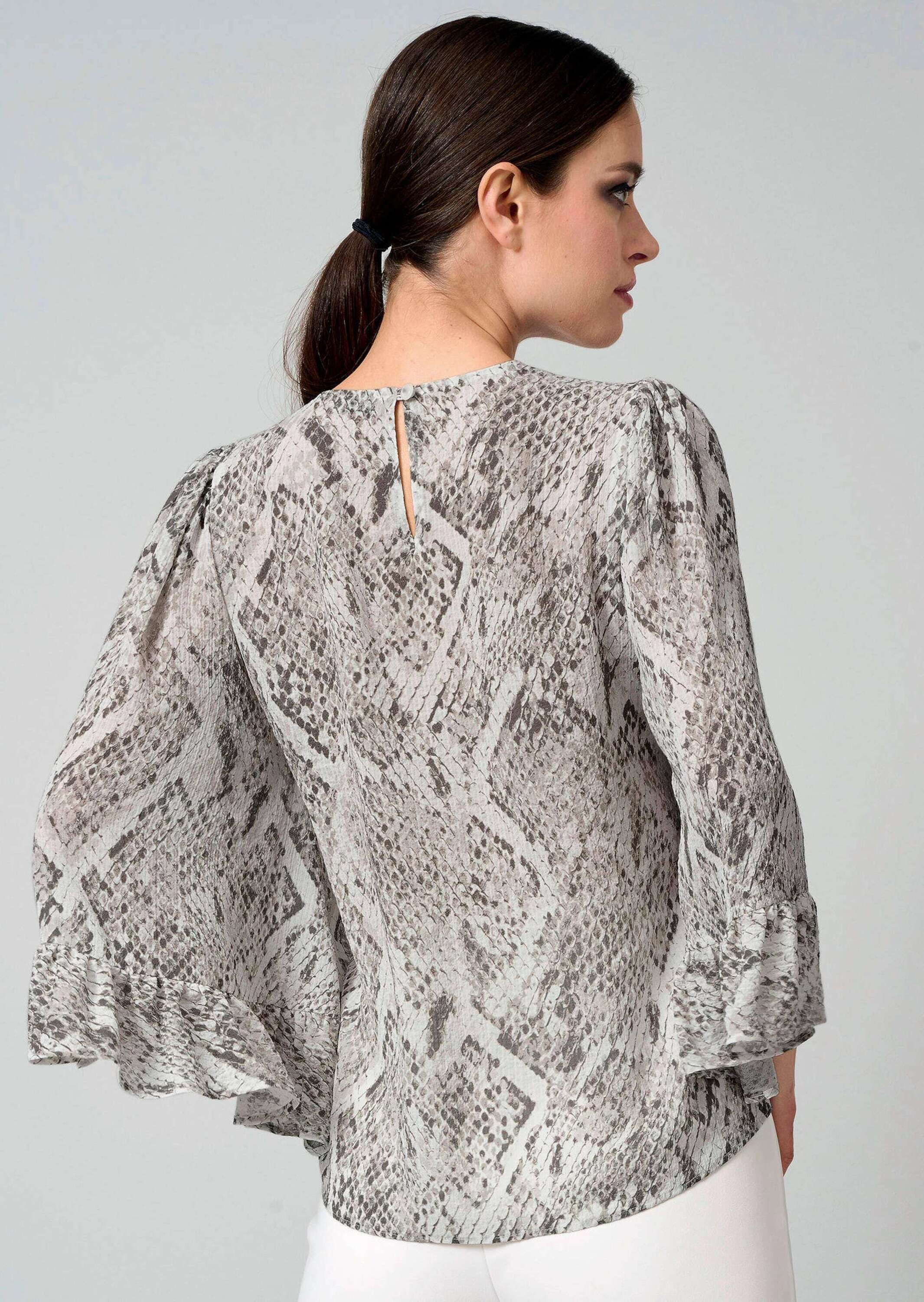 Alba Moda Kurzarmbluse »Bluse Bluse mit Volant am Ärmel«