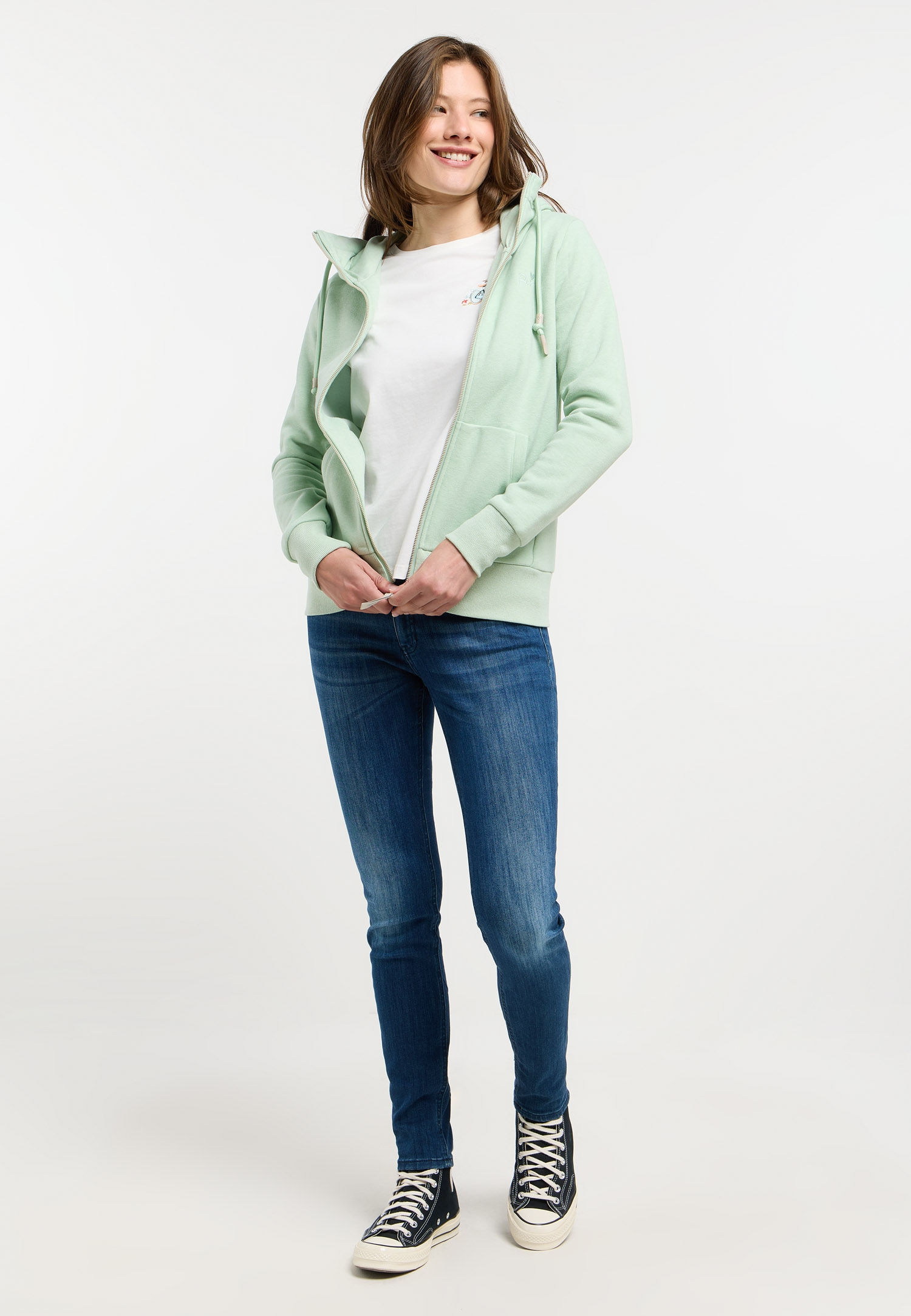 Ragwear Kapuzensweatjacke »NESKIA ZIP« mit Reißverschluss, aus Baumwolle und Polyester, normale Passform