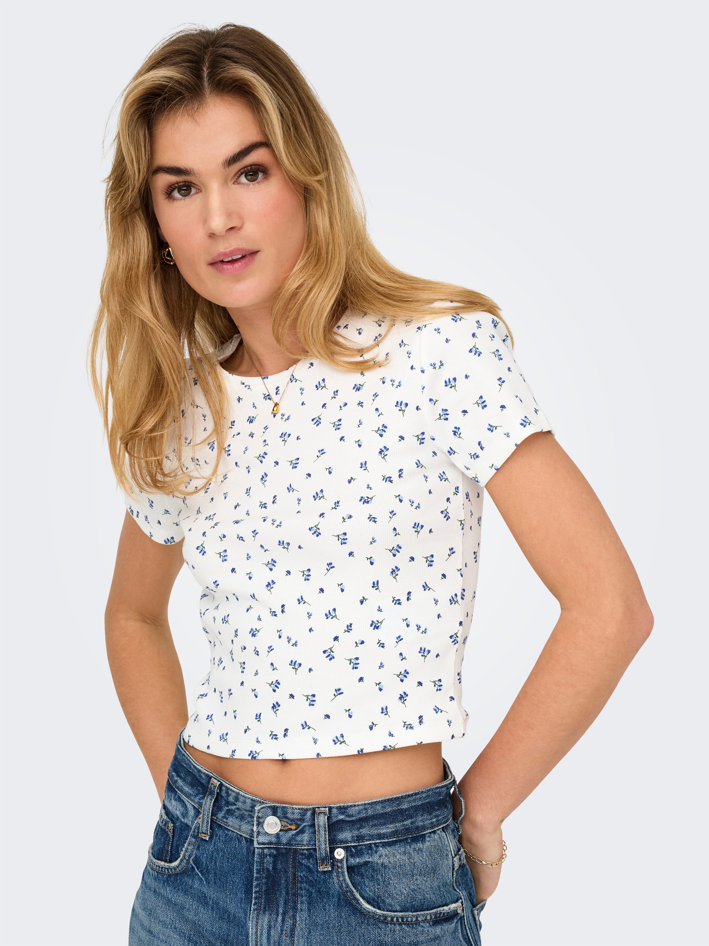 ONLY Kurzarmshirt "ONLFENJA LIFE SS AOP TOP JRS NOOS" Baumwollmischung, Cro günstig online kaufen