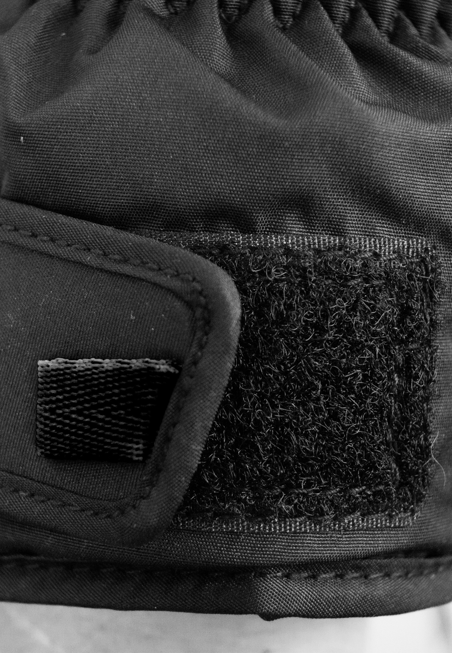 Reusch Skihandschuhe »Bradley R-TEX® XT«, in schickem Design