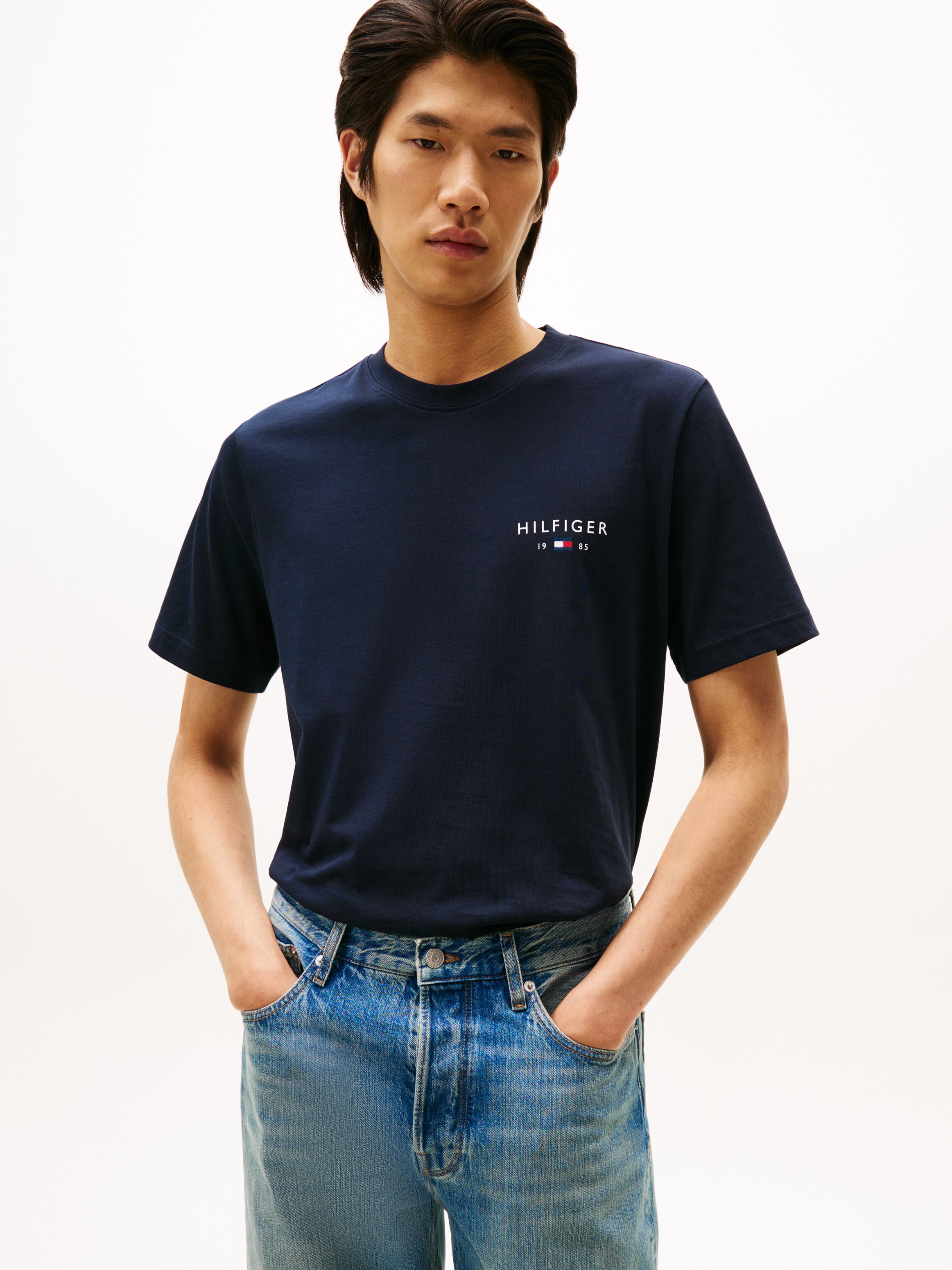 Tommy Hilfiger T-Shirt »BRAND LOVE SMALL HILFIGER« normale Passform, Rundhals, aus Jersey
