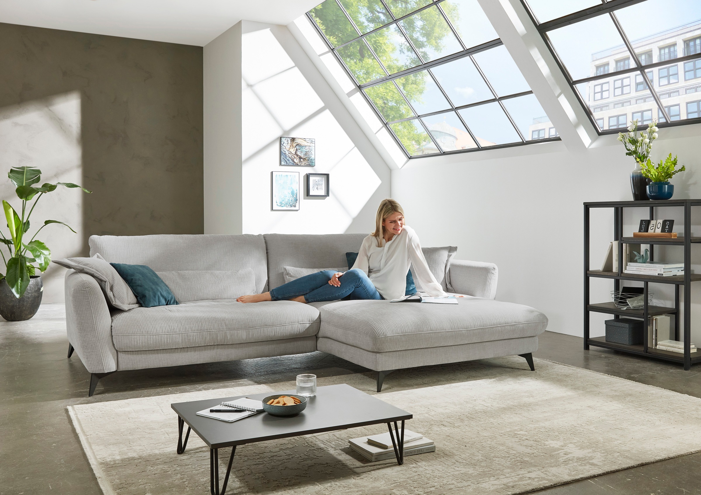 Die PlanBar Ecksofa »MP-IN23149 L-Form«, Kaltschaumpolsterung mit SoftSitz, Lose Rückenkissen
