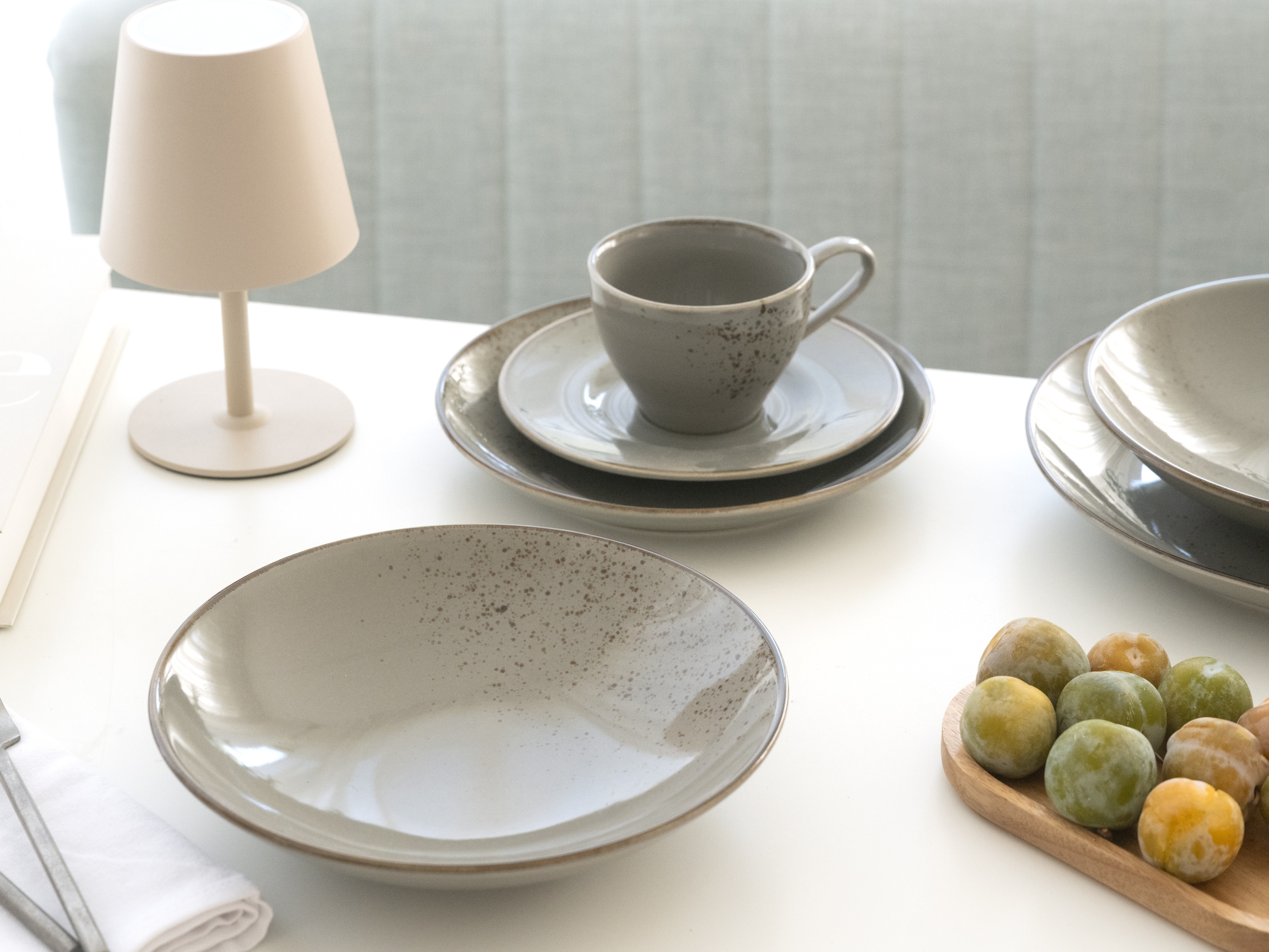 CreaTable Tafelservice »Nature Collection, Service, Teller-Set, 8-tlg.« Handgemalte Sprenkel und Ränder, Reaktivglasur