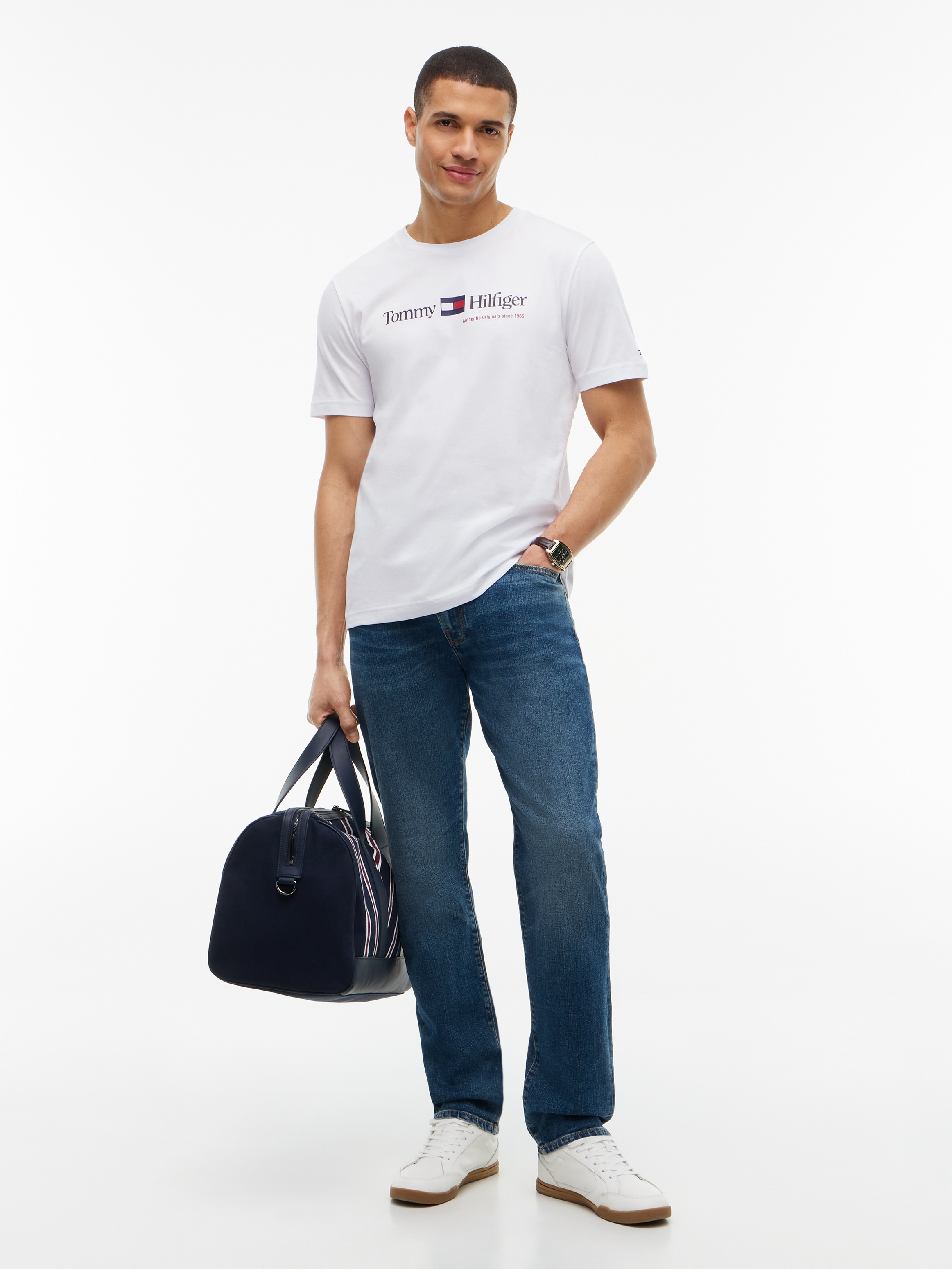 Tommy Hilfiger T-Shirt »BRAND LOVE RWB GRAPHIC« Auffälliger Frontprint mit Tommy Hilfiger Schriftzug, normale Passform