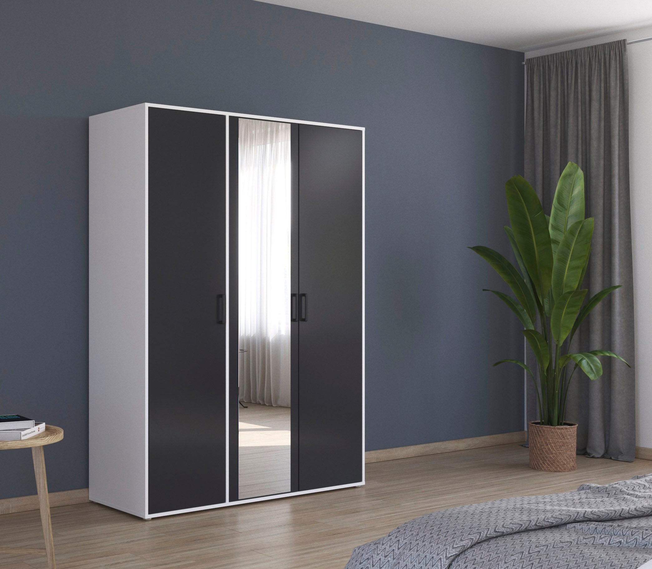 rauch Drehtürenschrank »Kleiderschrank Schrank Garderobe Wäscheschrank VOYAGER«, (in 3 verschiedenen Ausstattungen BASIC/CLASSIC/PREMIUM), mit modernen Griffen in Graumetallic und Spiegel
