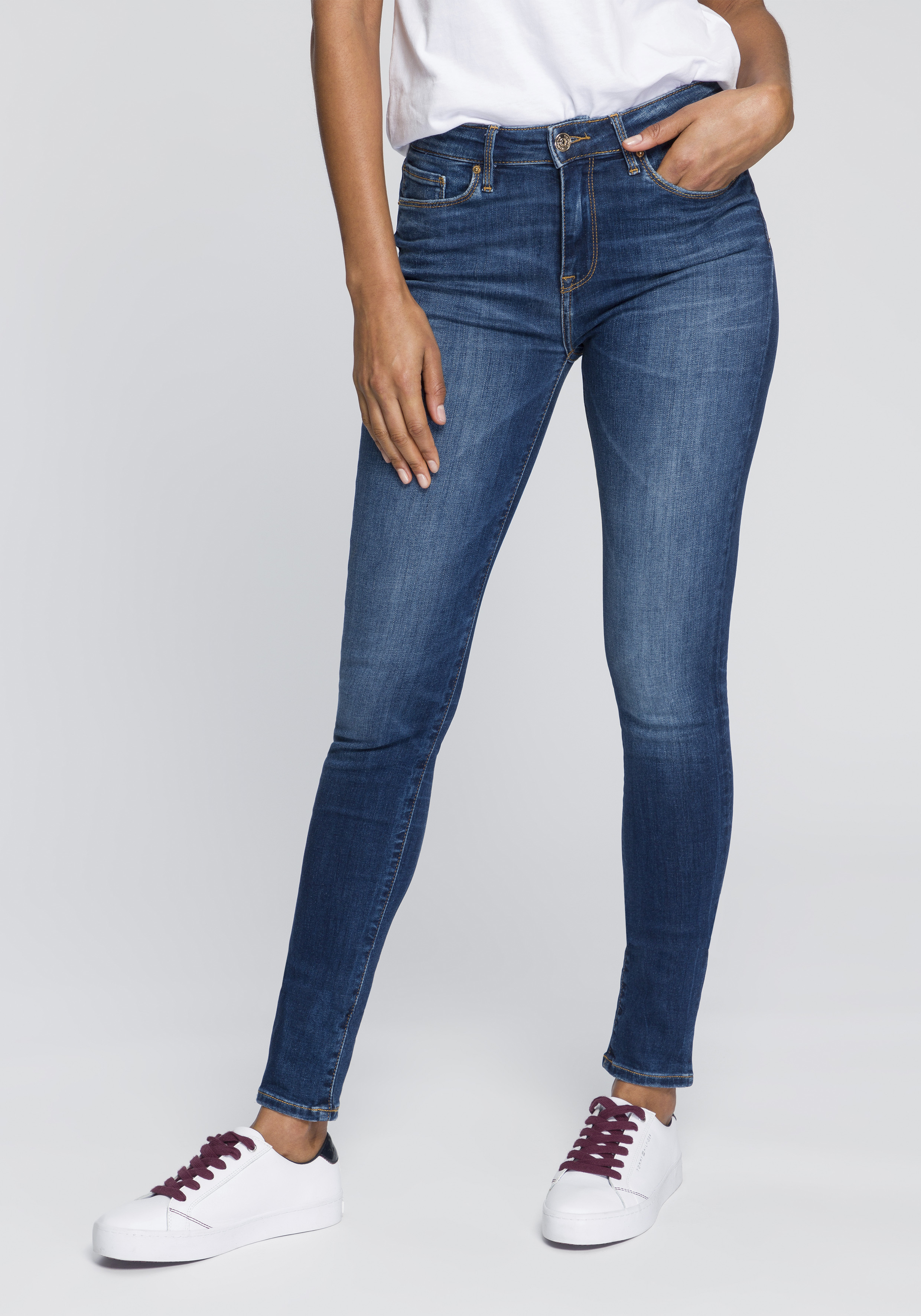 Jeansjeggings »COMO SKINNY RW DOREEN«, mit Fade-Effekten & Tommy Hilfiger Logo-Flag