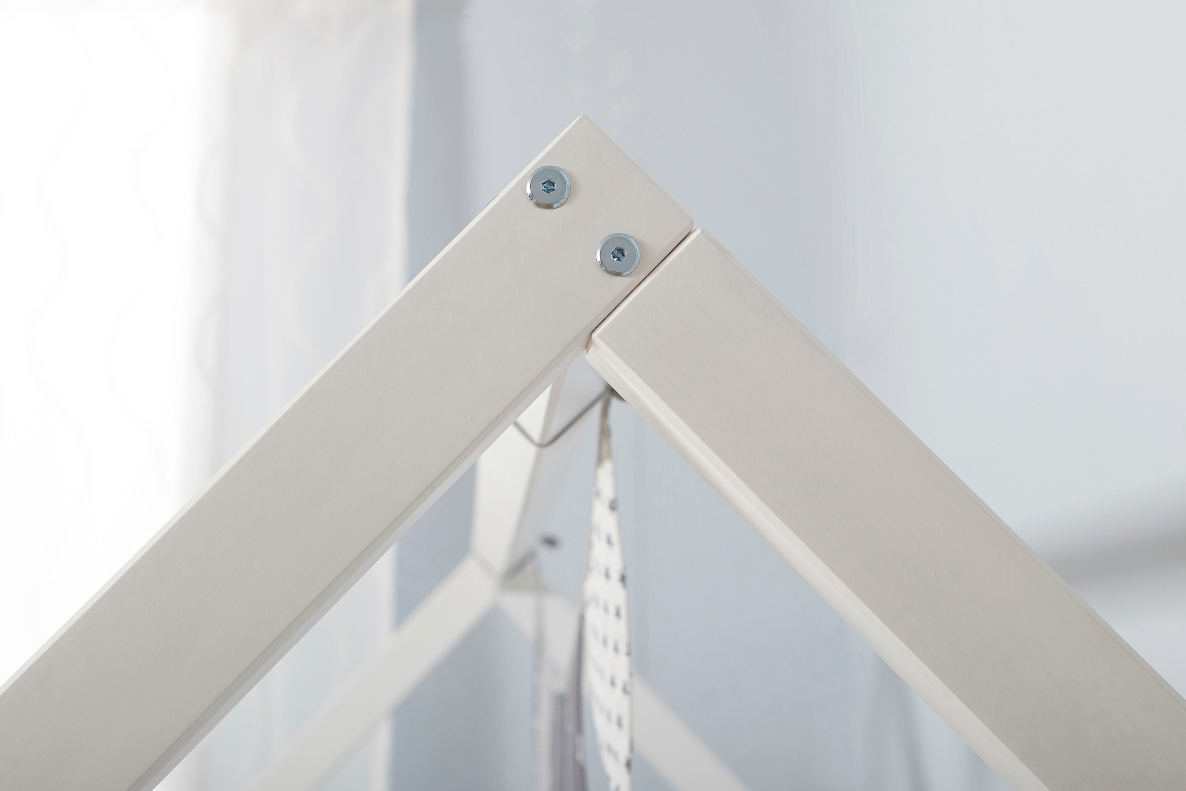 Ticaa Hausbett »Traumhaus«, Hausbett, aus Kiefer Massivholz, inkl. Rollrost