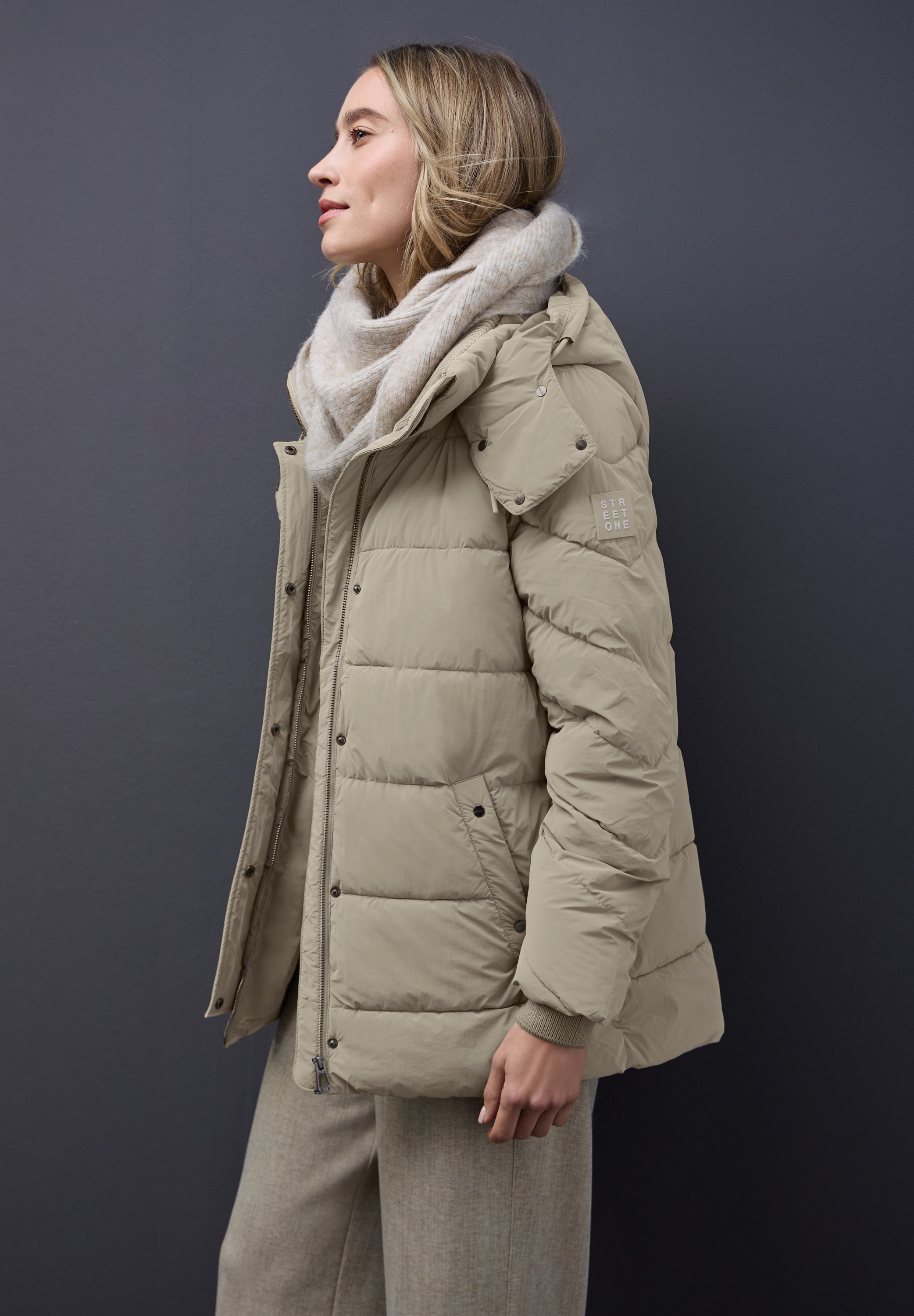 STREET ONE Steppjacke mit Kapuze mit Kapuze mit Tunnelzugband