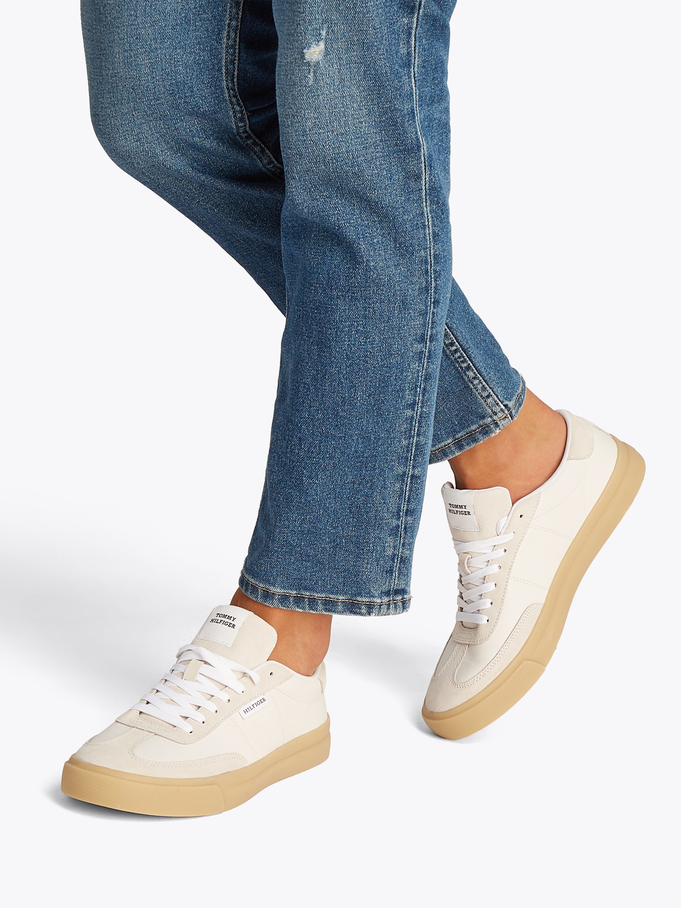 Tommy Hilfiger Sneaker »TH CUPSET SUMMER LTH«, Freizeitschuh, Halbschuh, Schnürschuh mit seitlichem Label