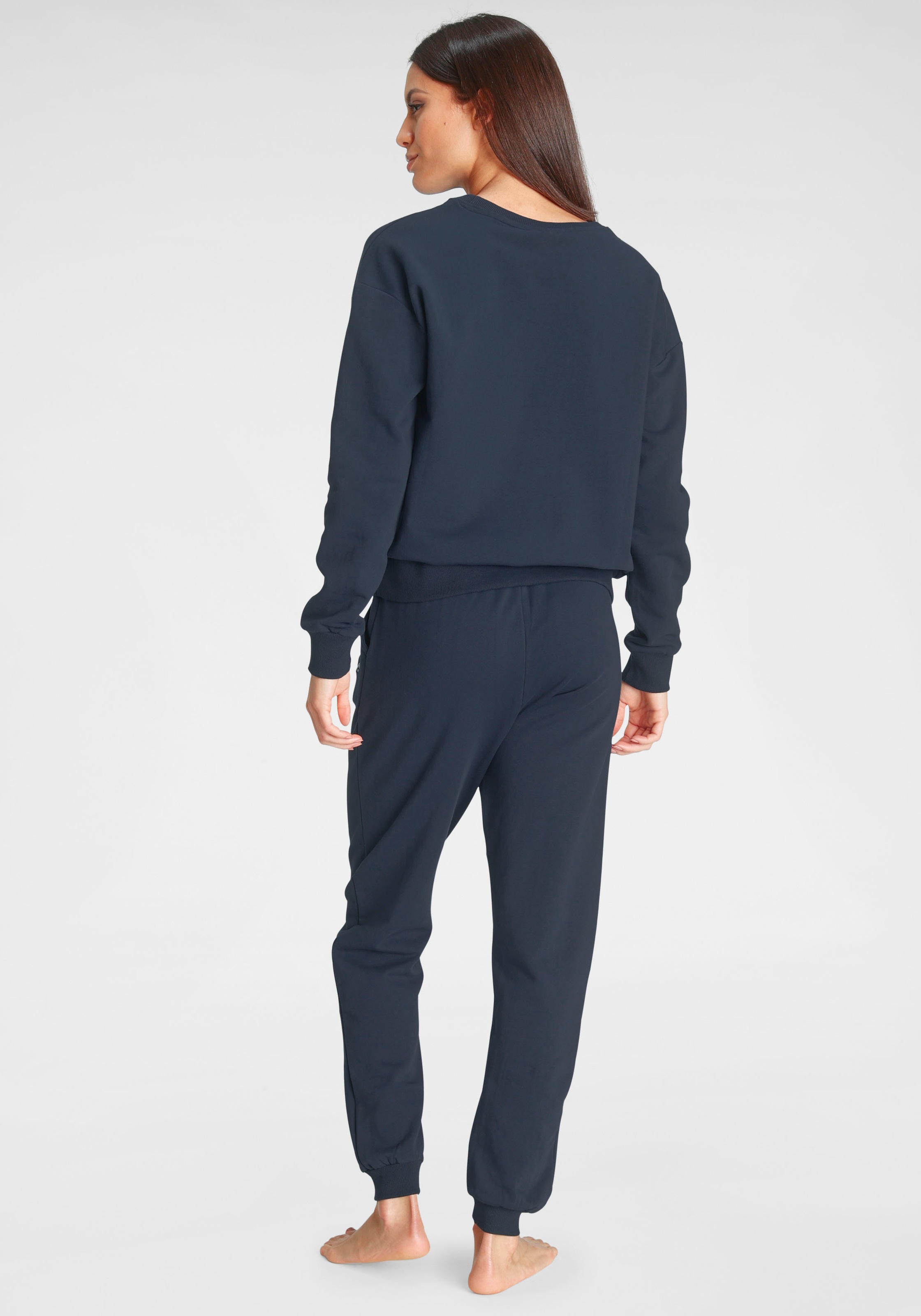 Fila Loungeanzug 1 Stück, 2 Stk. tlg., mit Markenlogo auf der Brust günstig online kaufen