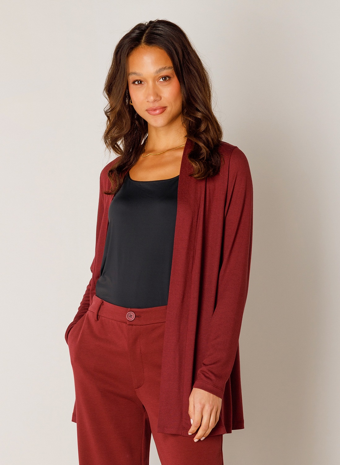 Base Level Strickjacke "Yayla" In elastischem Feinstrick