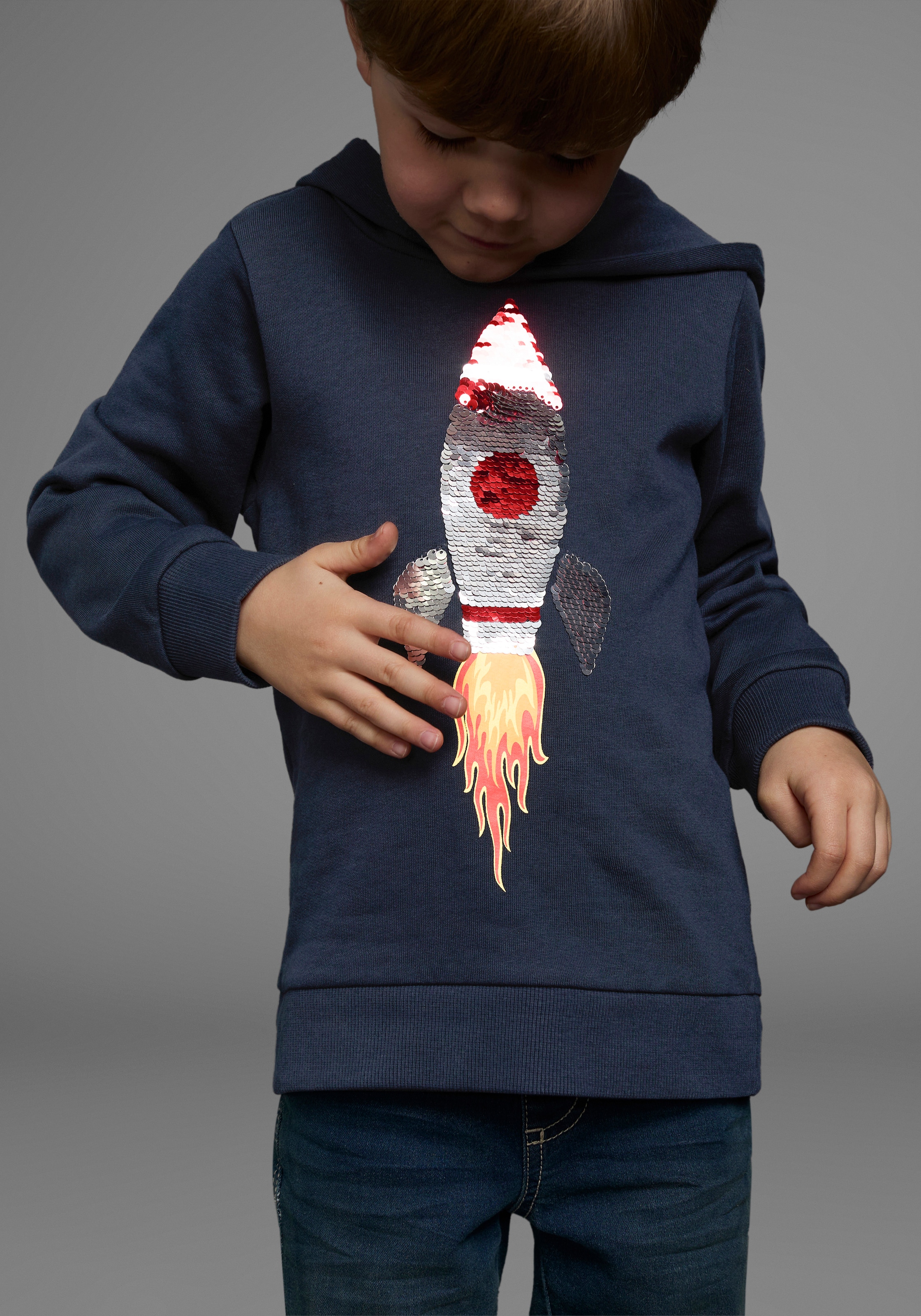 KIDSWORLD Kapuzensweatshirt "Rakete - Wendepaillette", lange Ärmel, Basic-Passform, aus Baumwolle, mit Rippbündchen