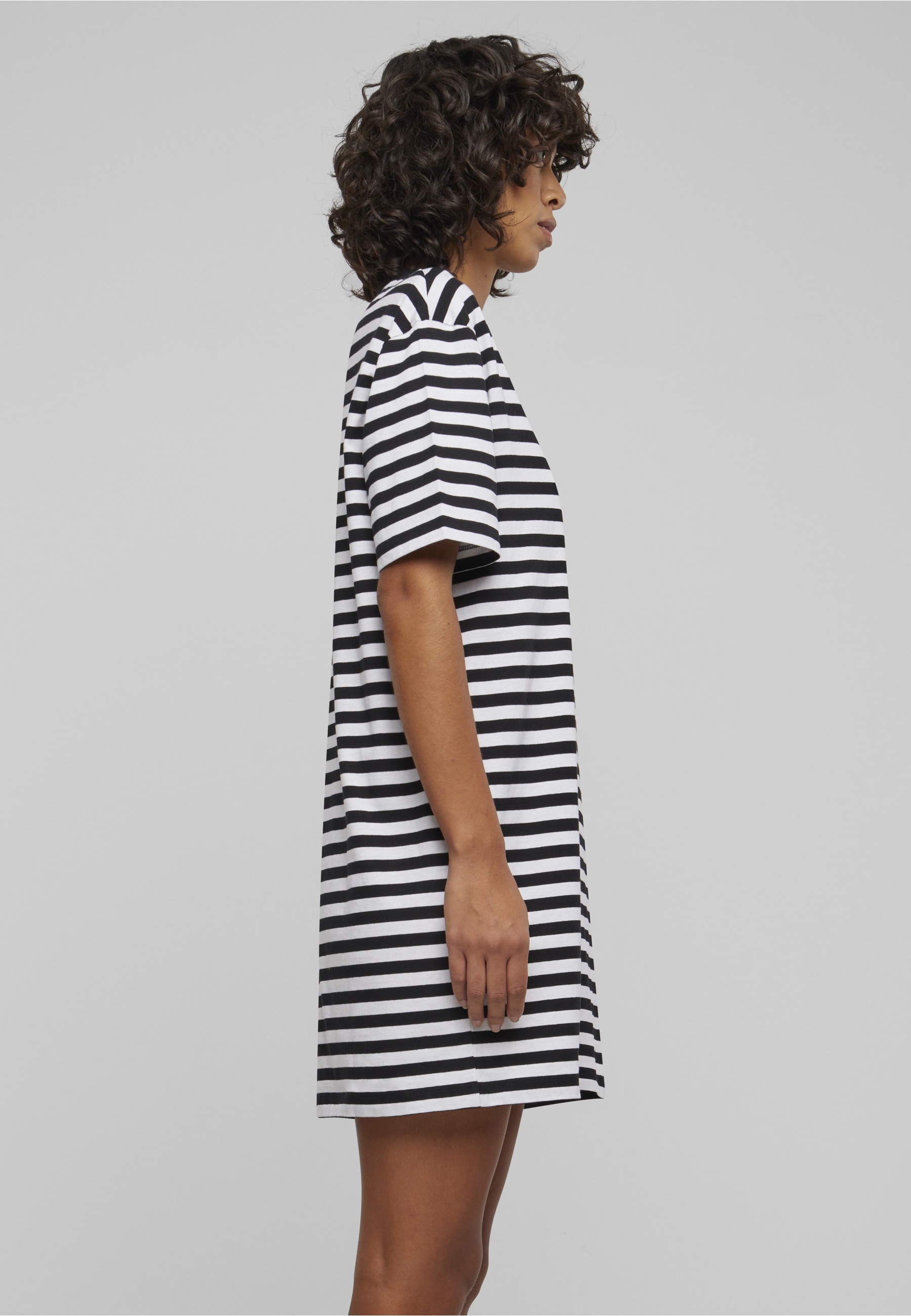 URBAN CLASSICS Shirtkleid »Urban Classics Damen Ladies Oversized Striped Tee Dress« 1 Stk. tlg.