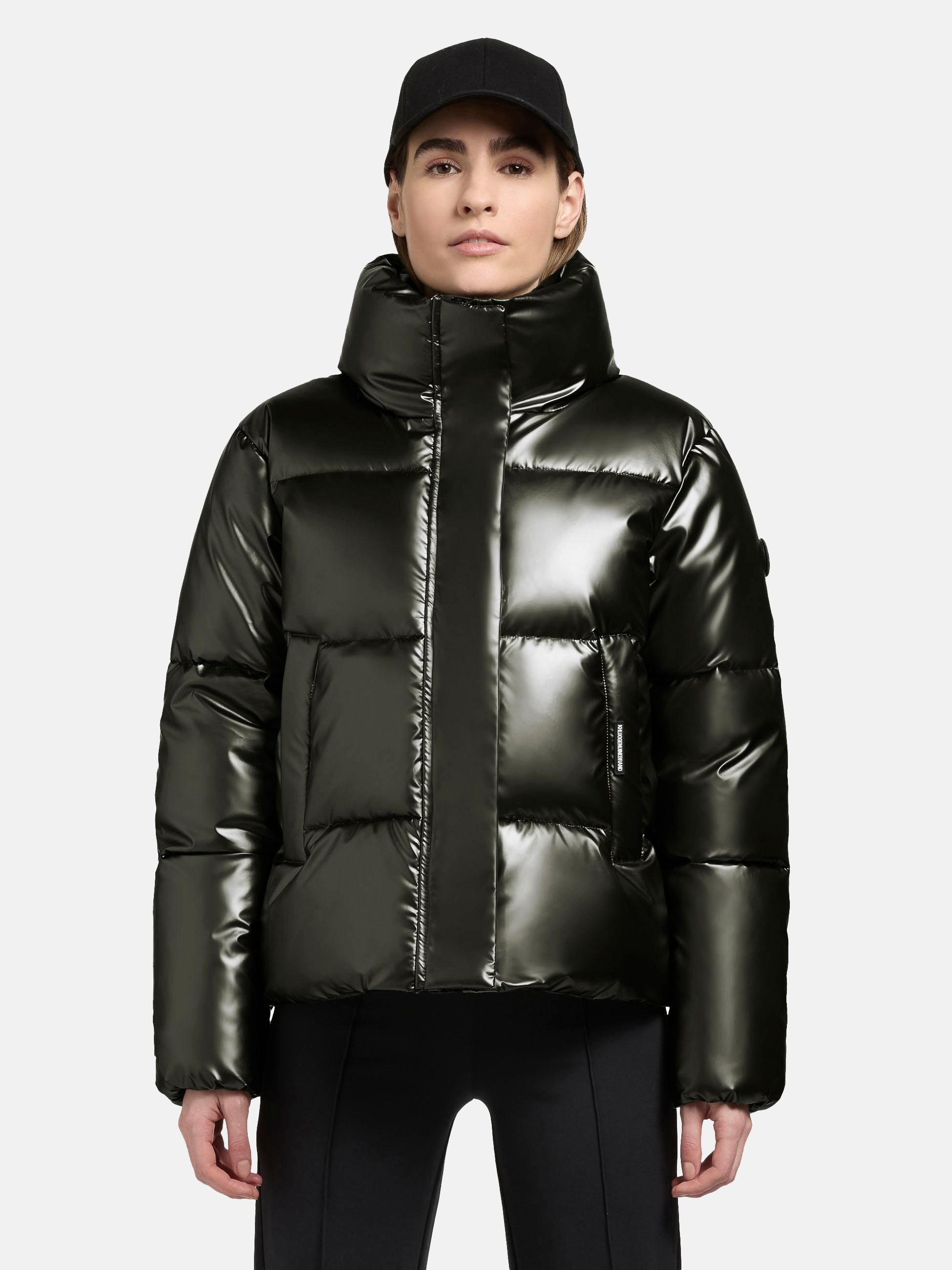 khujo Steppjacke »Rinja Shiny-YM«, ohne Kapuze, Glänzende kurze Winterjacke für Damen