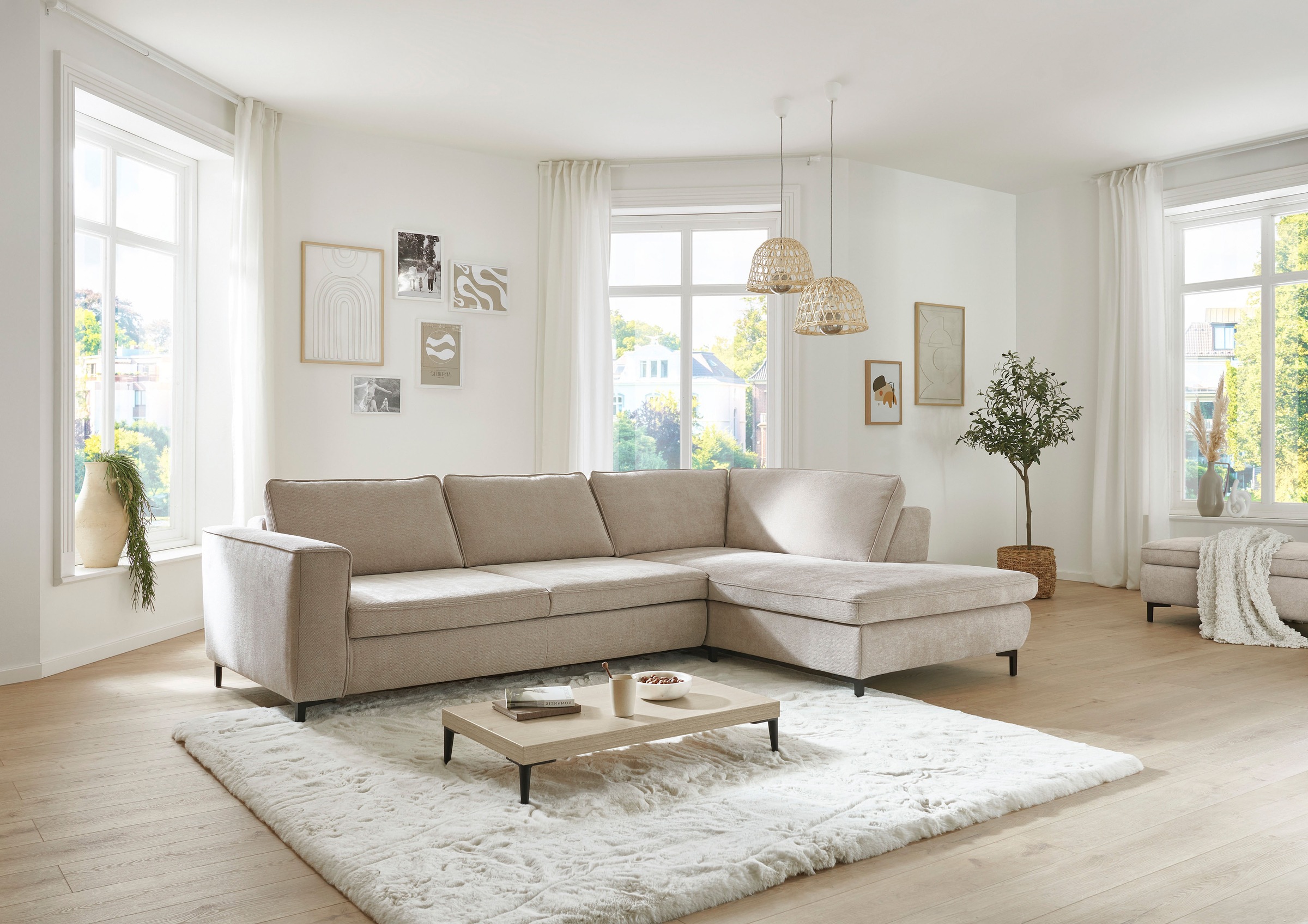 Die PlanBar Ecksofa "MP-IN24153, L-Form, Breite 289 cm" wahlweise mit Schlaffunktion und verstellbaren Kopfstützen
