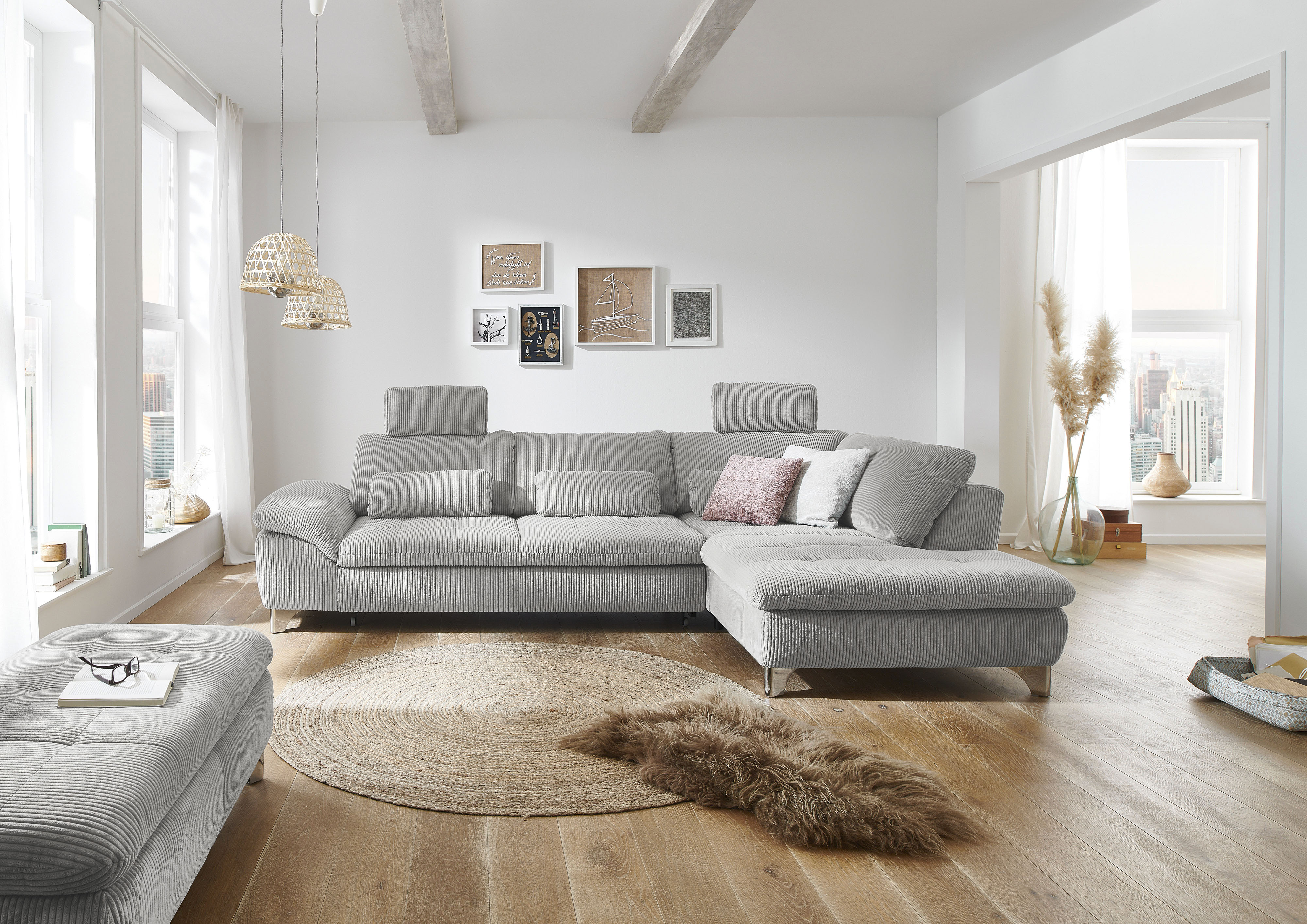 Die PlanBar Ecksofa "Ottomane MP-IN14007 L-Form, Breite 306 cm" wahlweise mit Schlaffunktion und verstellbaren Kopfstützen, in Cord
