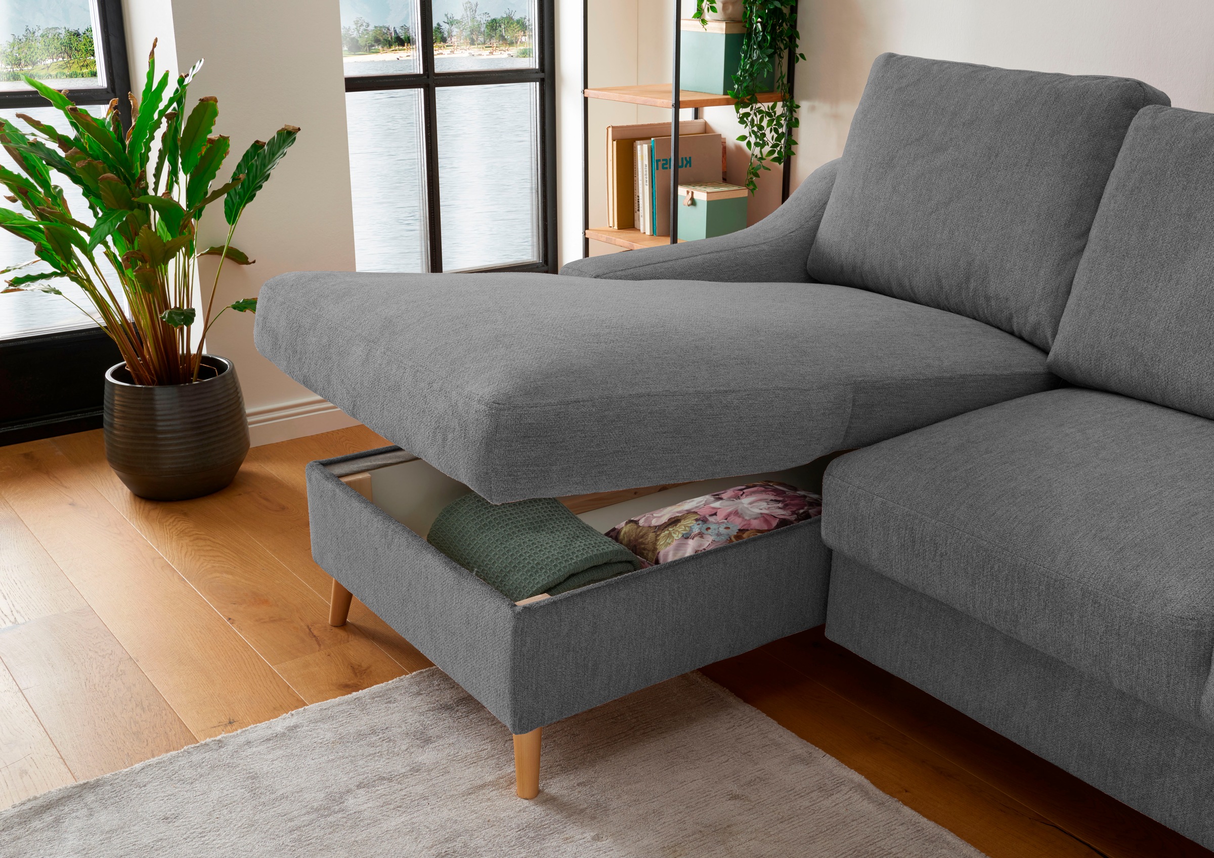 INOSIGN Ecksofa »Valentina L-Form«, 2 Zierkissen, mit Seitentasche, ausziehbarer Liegefläche, Bettkasten
