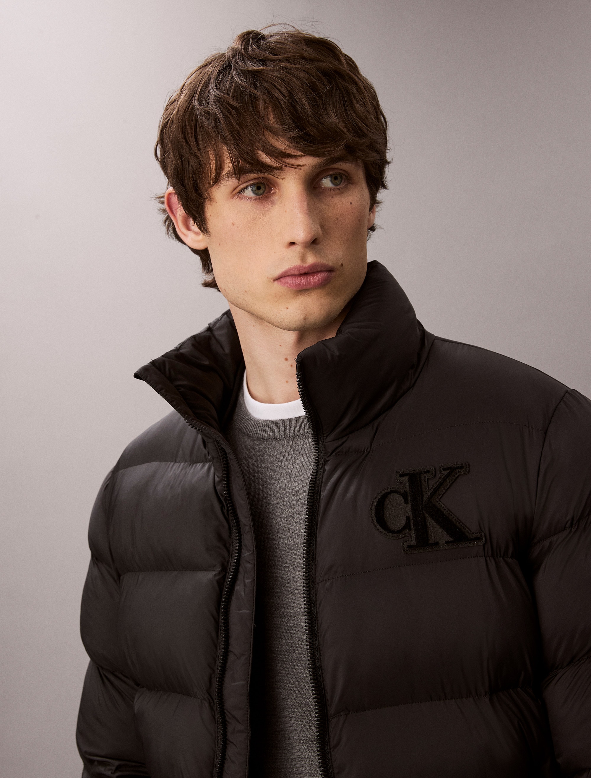 Calvin Klein Jeans Steppjacke »LS NYLON MONOGRAM PUFFER JKT«, ohne Kapuze, Mit Rundhalsausschnitt, regular fit