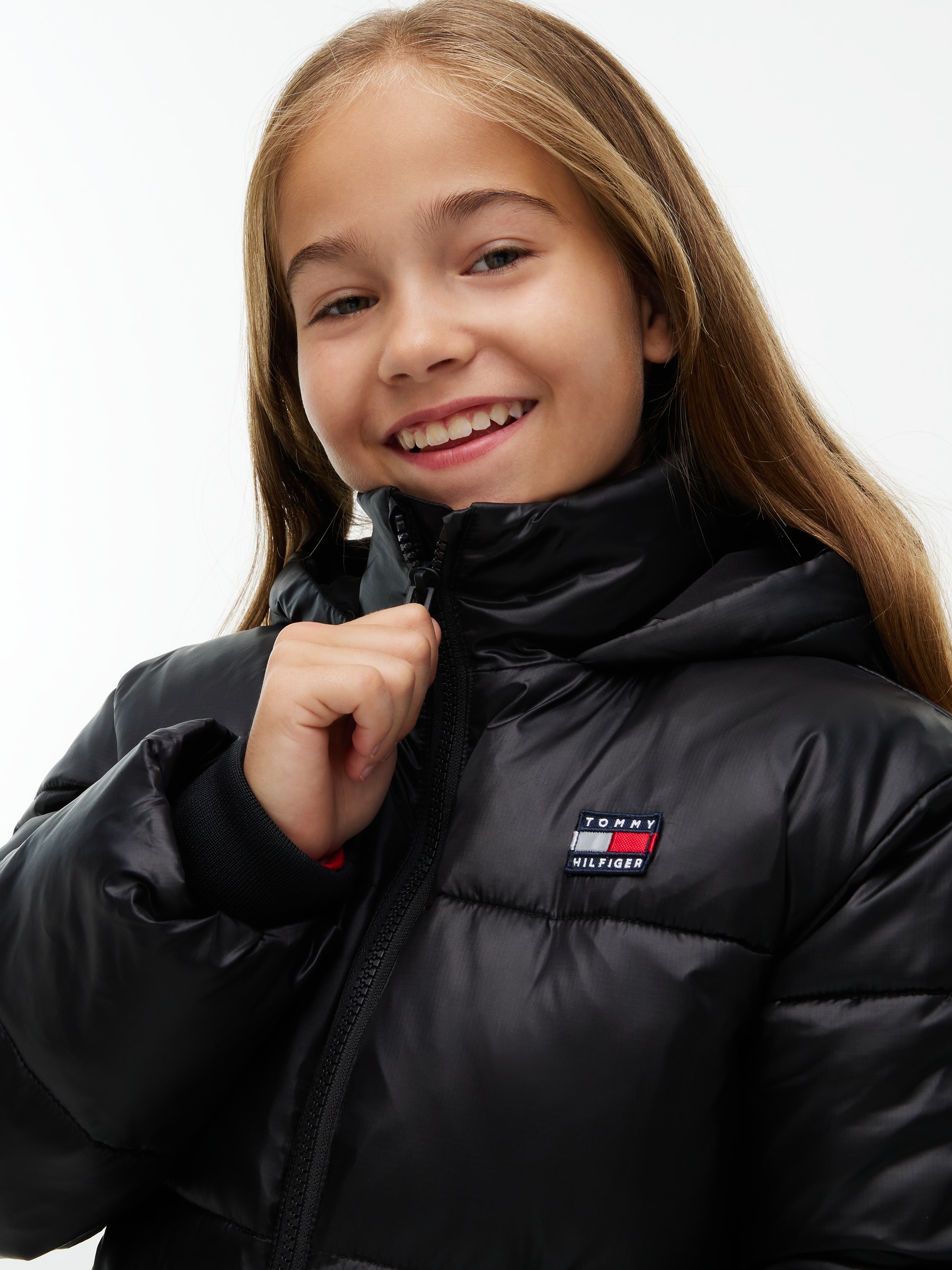 Tommy Hilfiger Steppjacke mit Kapuze mit Kapuze, Regular Fit, leicht glänzendes Material