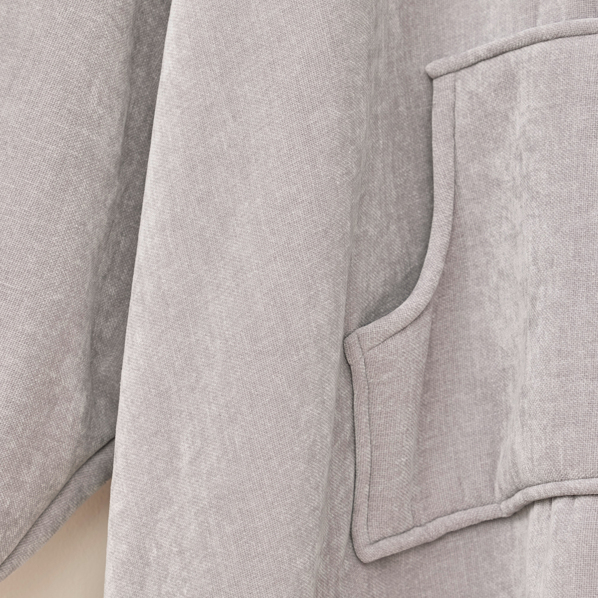 s.Oliver Wohndecke »s.Oliver Lounge Hoodie« mit Kapuze, Ärmeln und Tasche