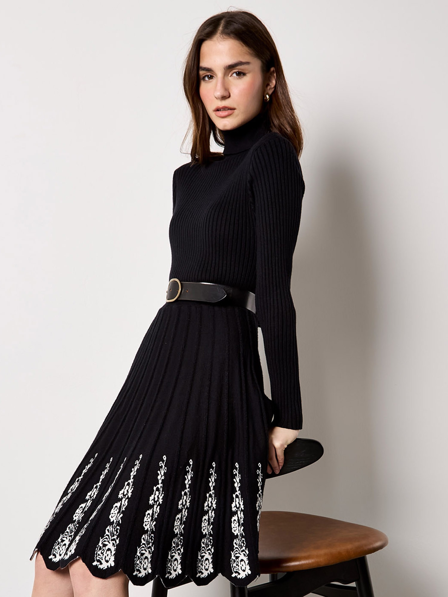 Apricot Strickkleid »Midikleid« mit Spitzenvolant