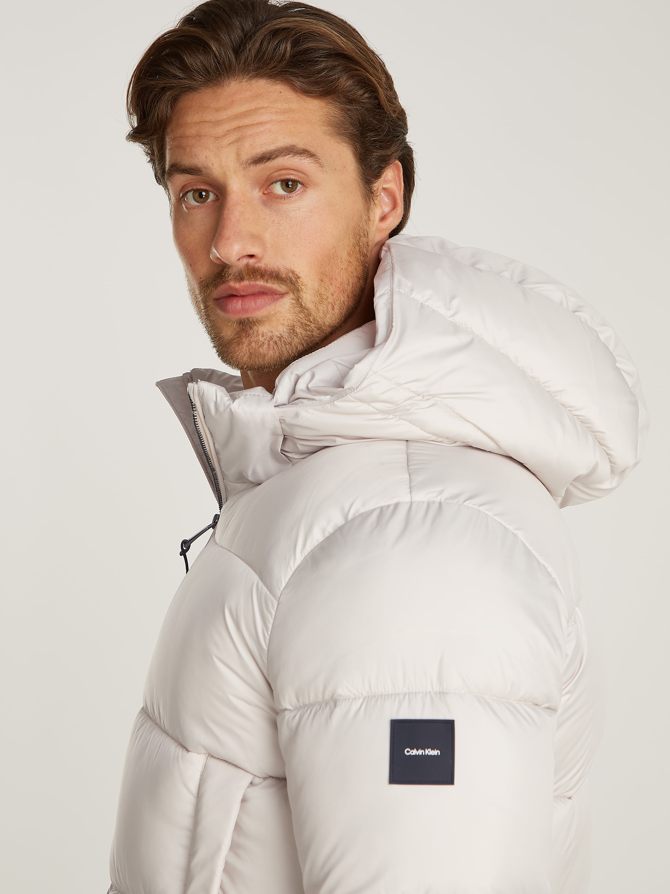 Calvin Klein Outdoorjacke »HOODED QUILT PUFFER MW«, mit Kapuze, mit Logopatch