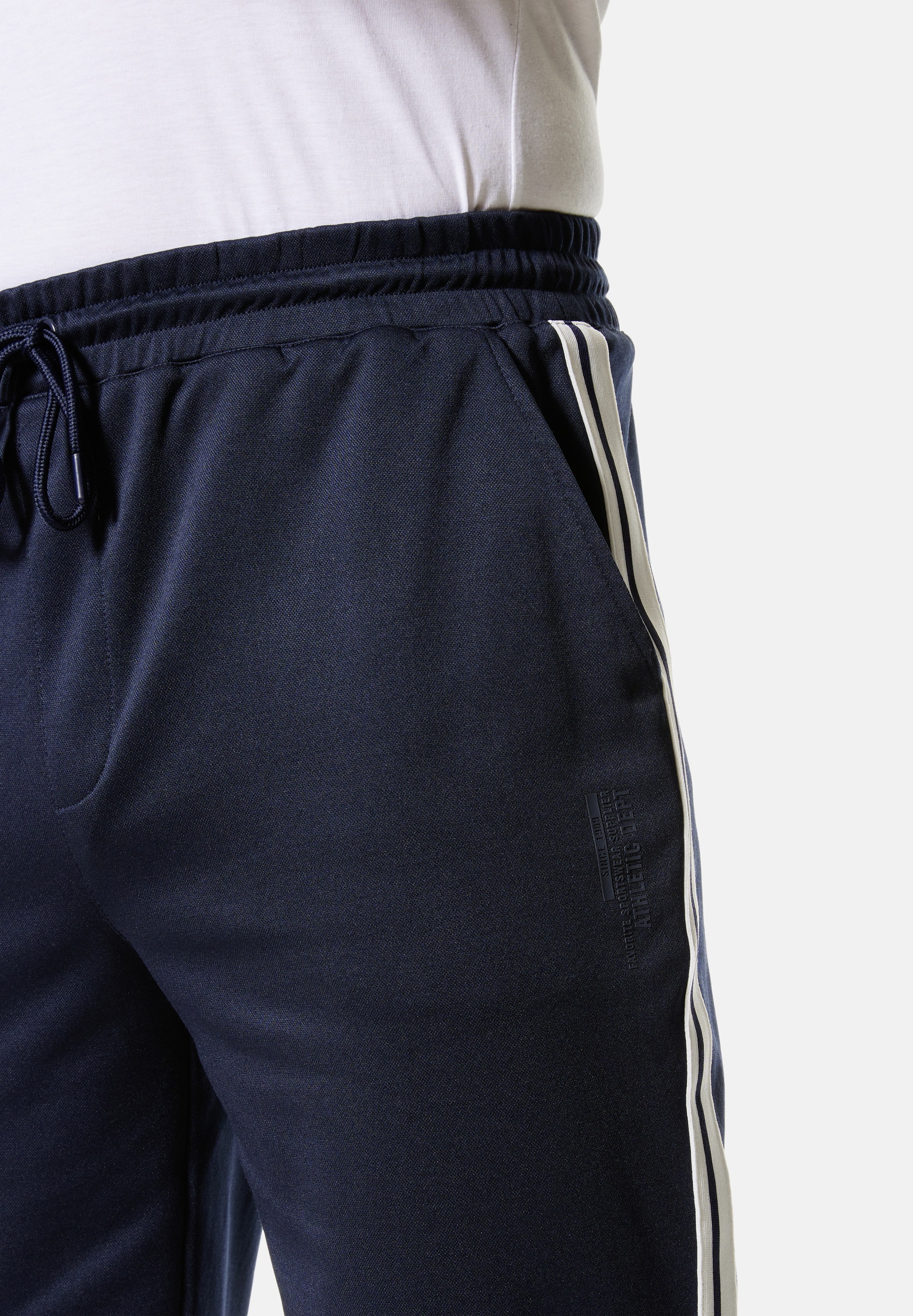 HERO by John Medoox Sporthose »Sportshorts mit Streifen Hero by John Medoox Sporthose«, Tapered Fit Casual Funktionsstoff für Herren