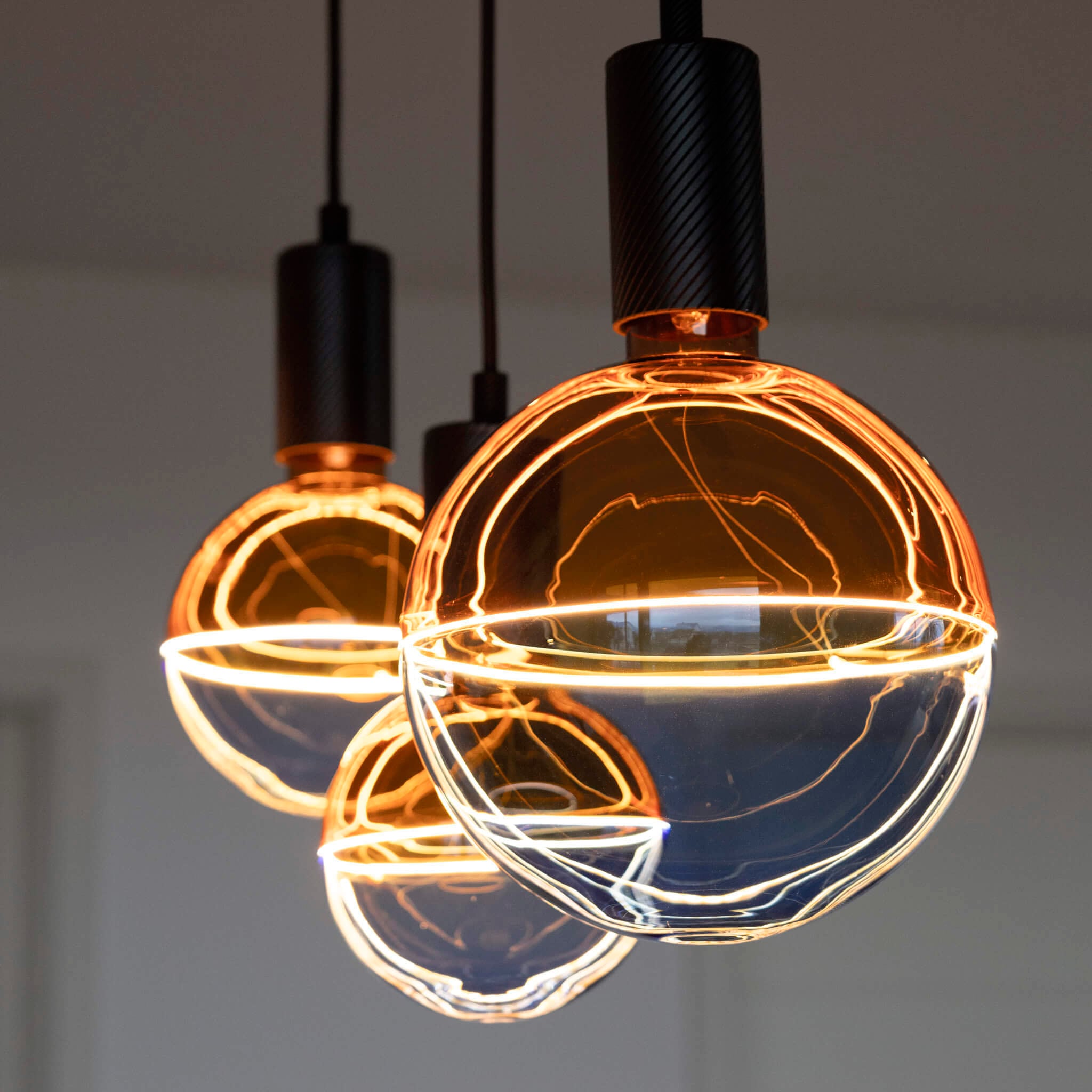 SEGULA LED-Leuchtmittel »LED Illusion Globe 127 2tones amber blue«, E27, 1 St., Extra-Warmweiß, 2-farbiges Glas
