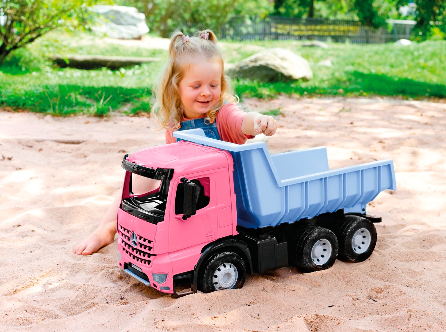 Lena® Spielzeug-Kipper »Giga Trucks Muldenkipper Arocs Rosa« Made in Europe