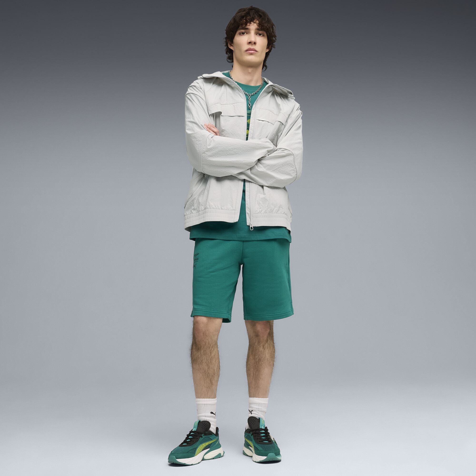 PUMA Sporthose »PUMA x ASTON MARTIN ARAMCO F1® TEAM Essentials Shorts Herren«