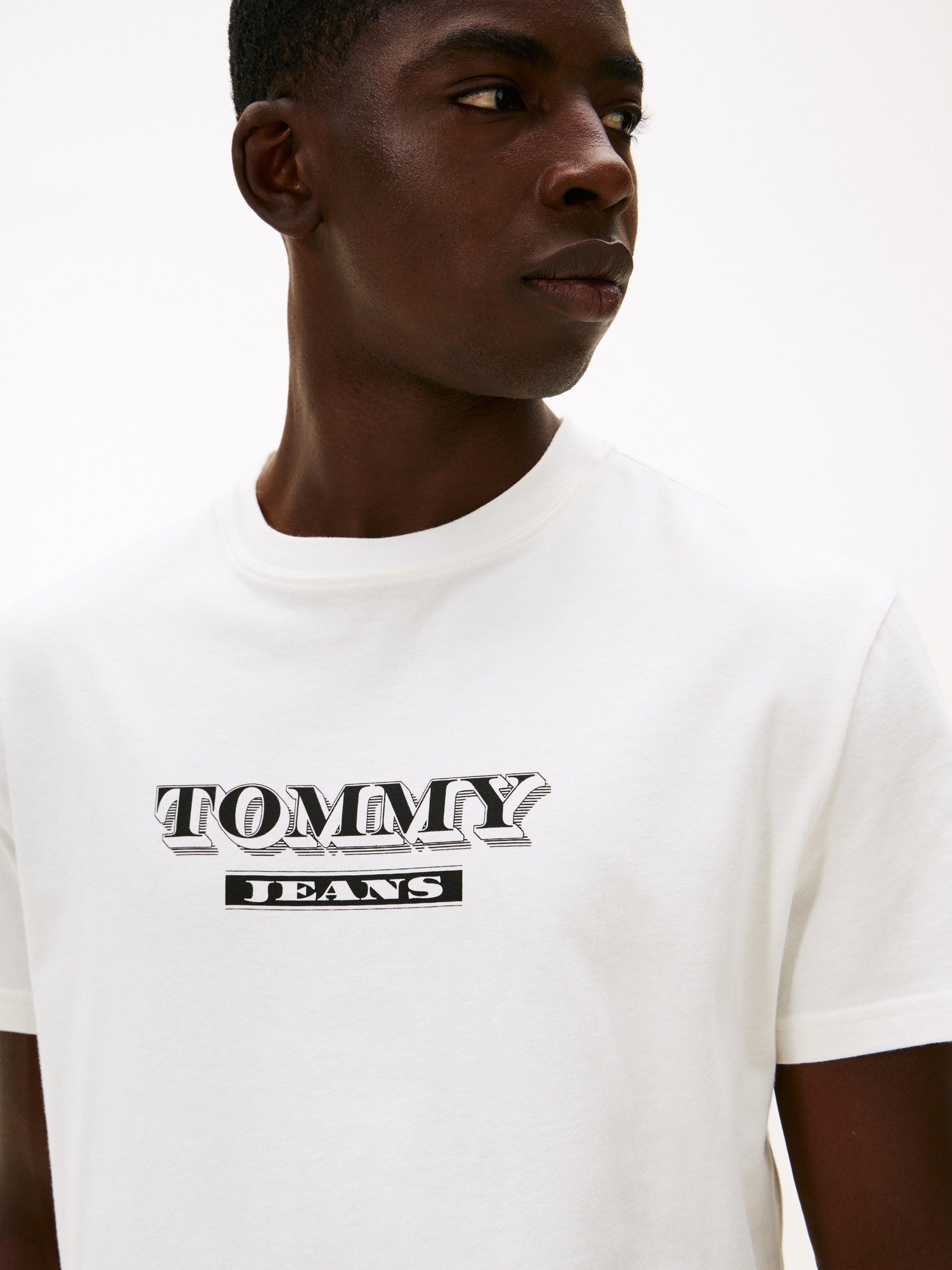 Tommy Jeans Rundhalsshirt "TJM BILLS FONT" regular fit, Rundhals, bedruckt günstig online kaufen