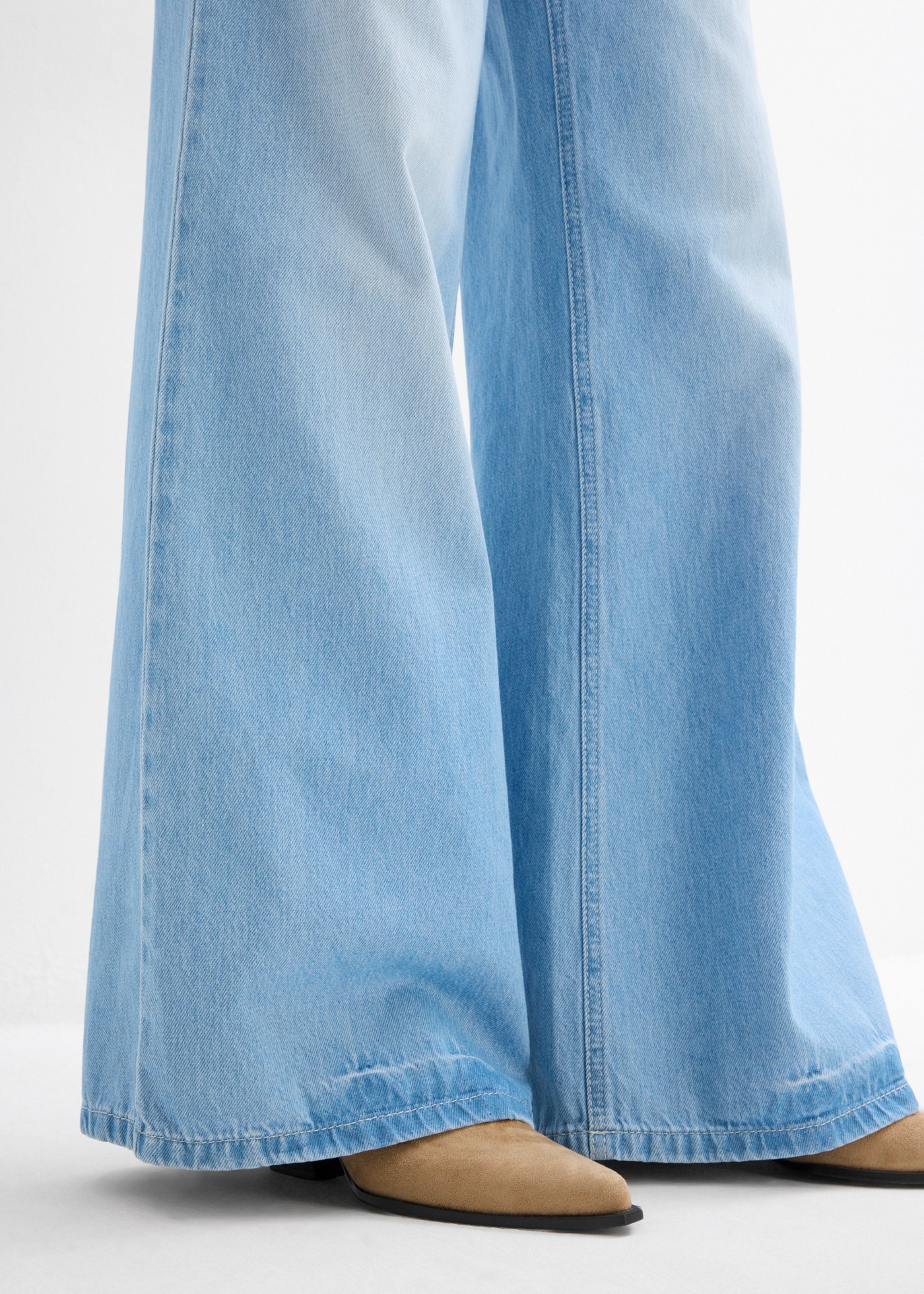 bonprix Weite Jeans weite Passform, 5-Pocket-Design, elastischer Bequembund, hohe Bundhöhe