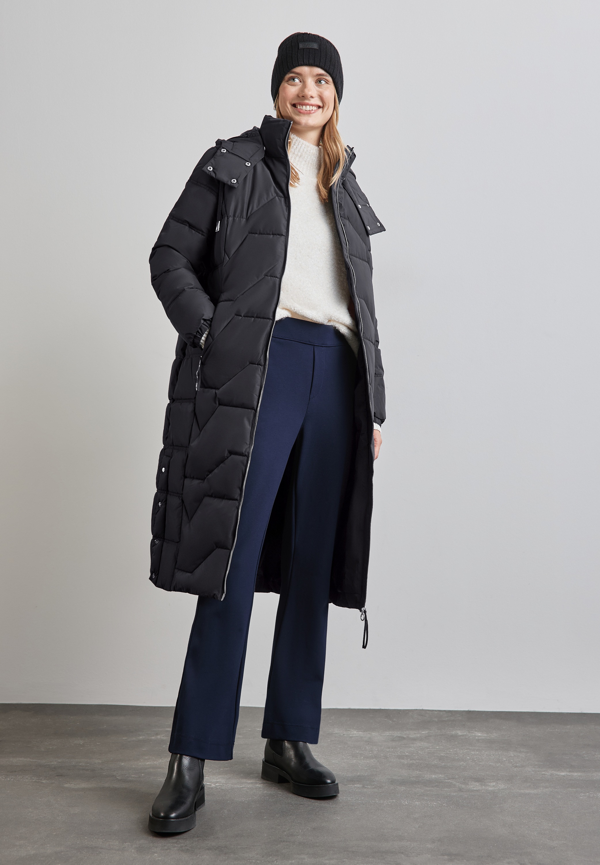 Thumbnail - STREET ONE Steppjacke, mit Kapuze, mit abnehmbarer Kapuze