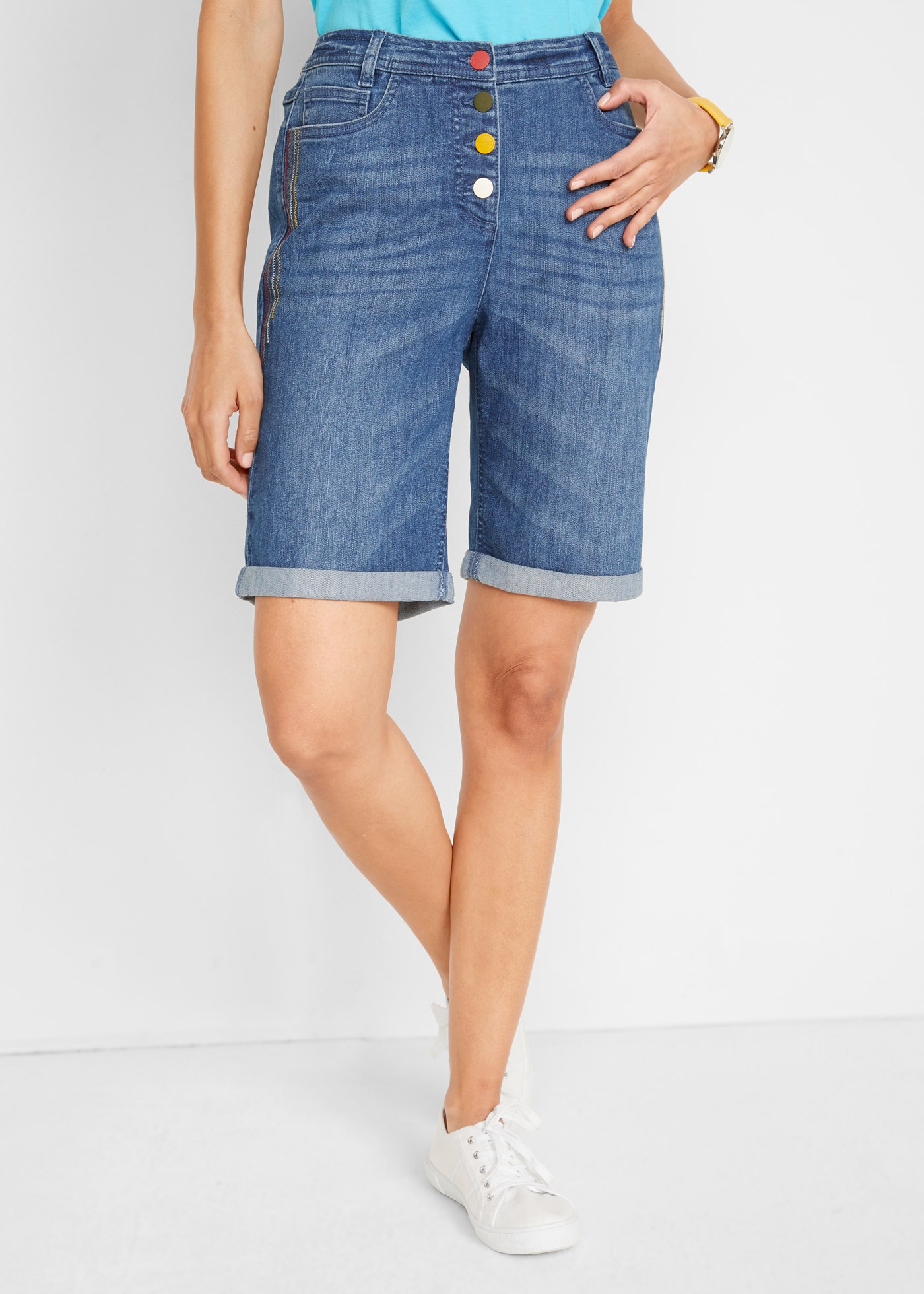 bonprix aus Baumwolle, Polyester und Elasthan, regular fit, mit Stickerei