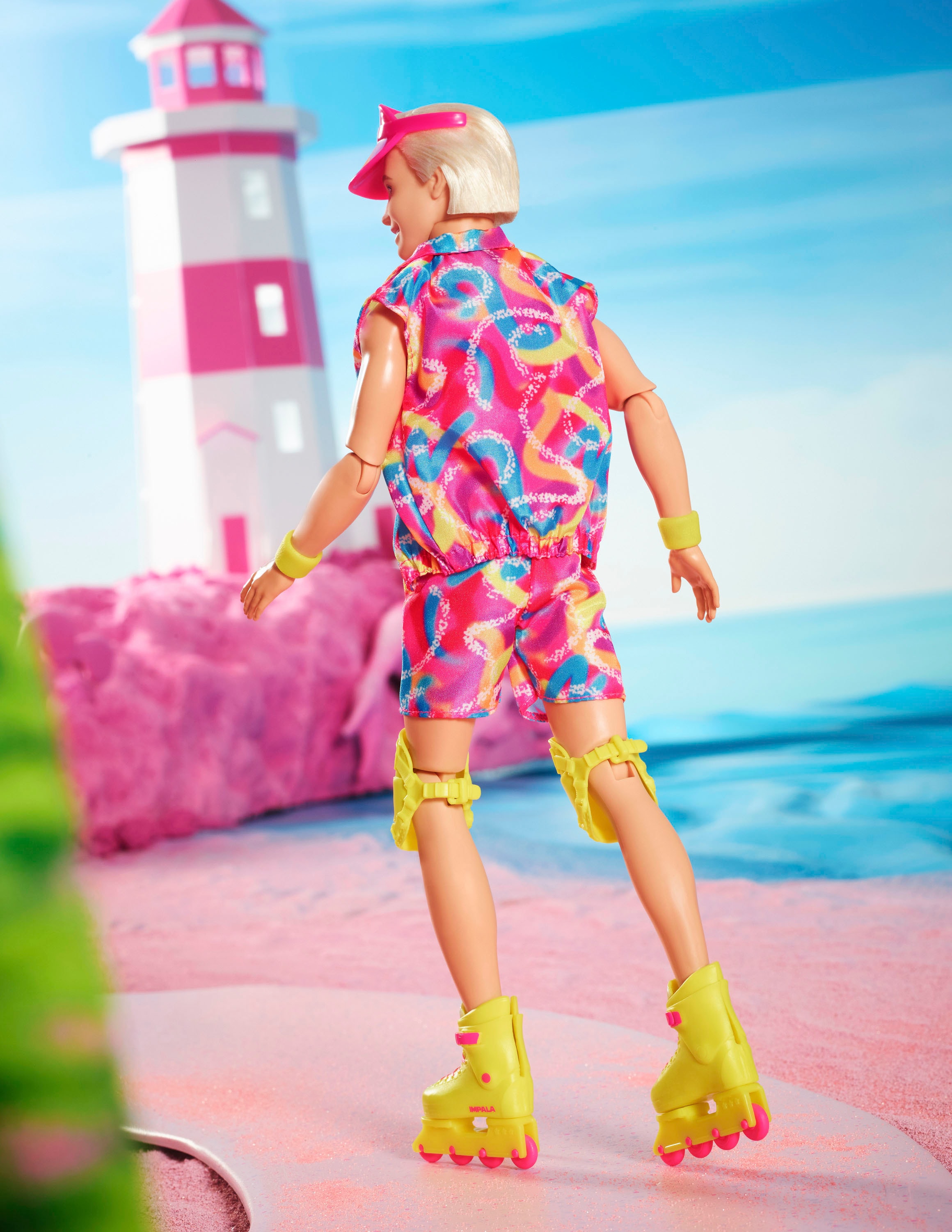 Barbie Anziehpuppe »Barbie Signature The Movie, Ken im Inlineskating-Outfit«