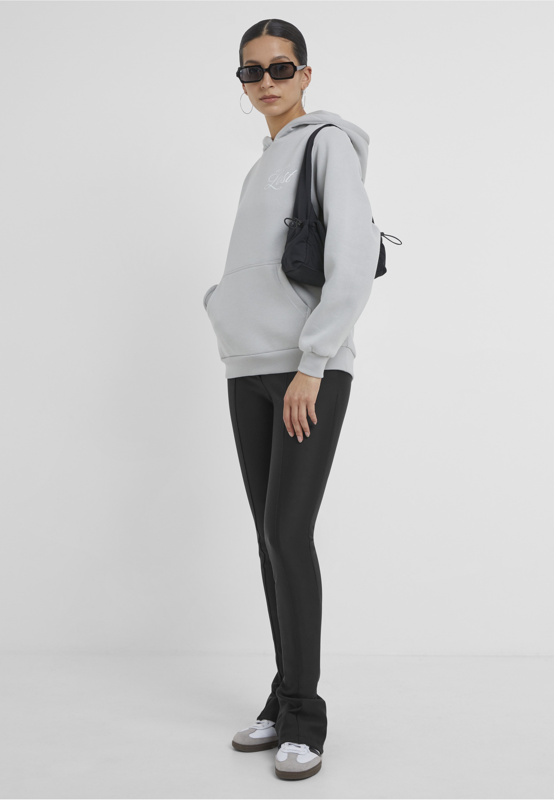 Miss Tee Kapuzensweatshirt »Miss Tee Lost Flowers Ladies Fluffy Hoody«
