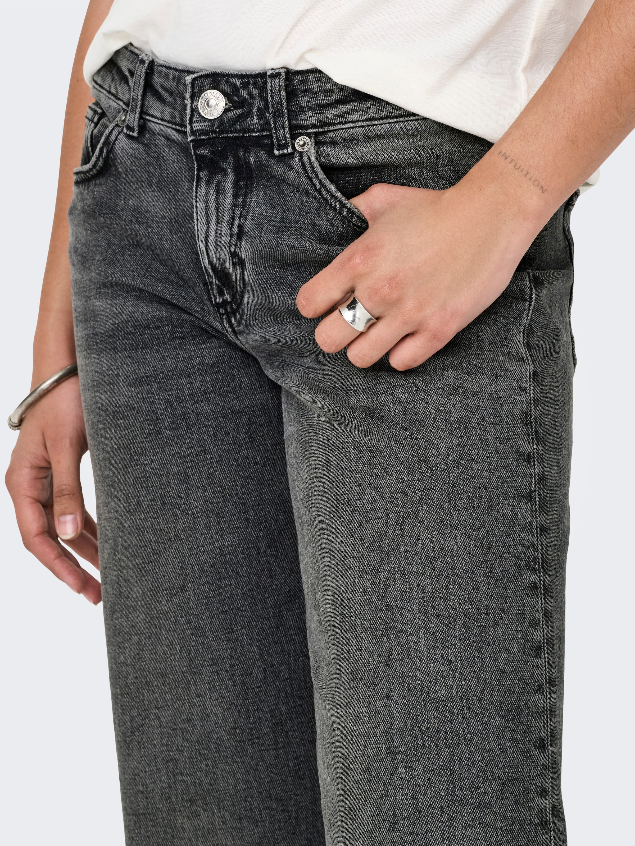 ONLY Low-rise-Jeans »ONLJUICY LW WIDE DNM DOT890 NOOS« Baumwollmischung