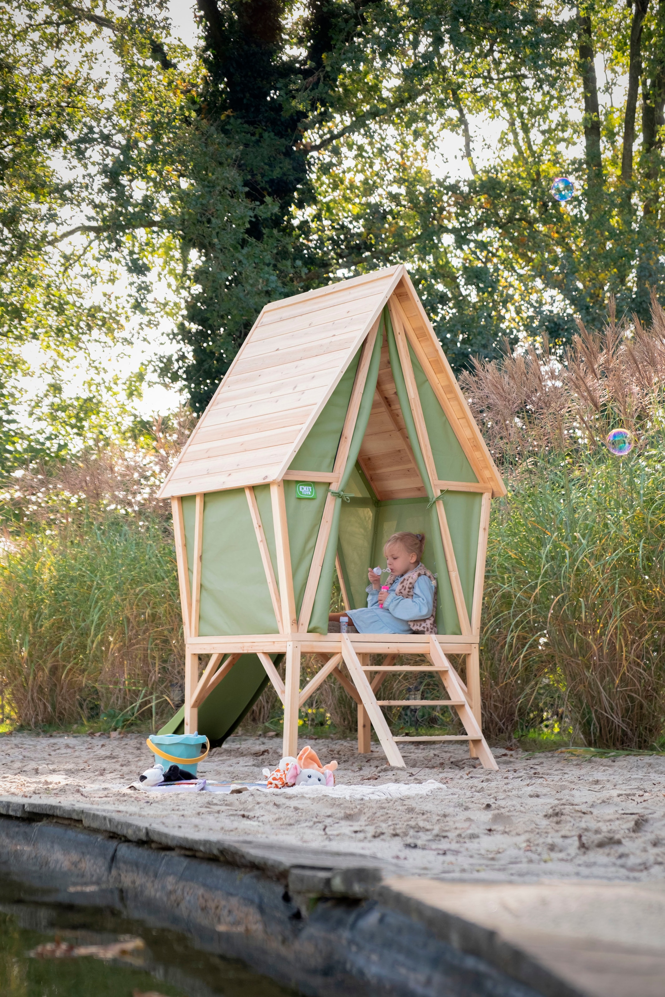 EXIT Spielhaus »Yuki 30«, mit Rutsche; FSC® - schützt Wald - weltweit