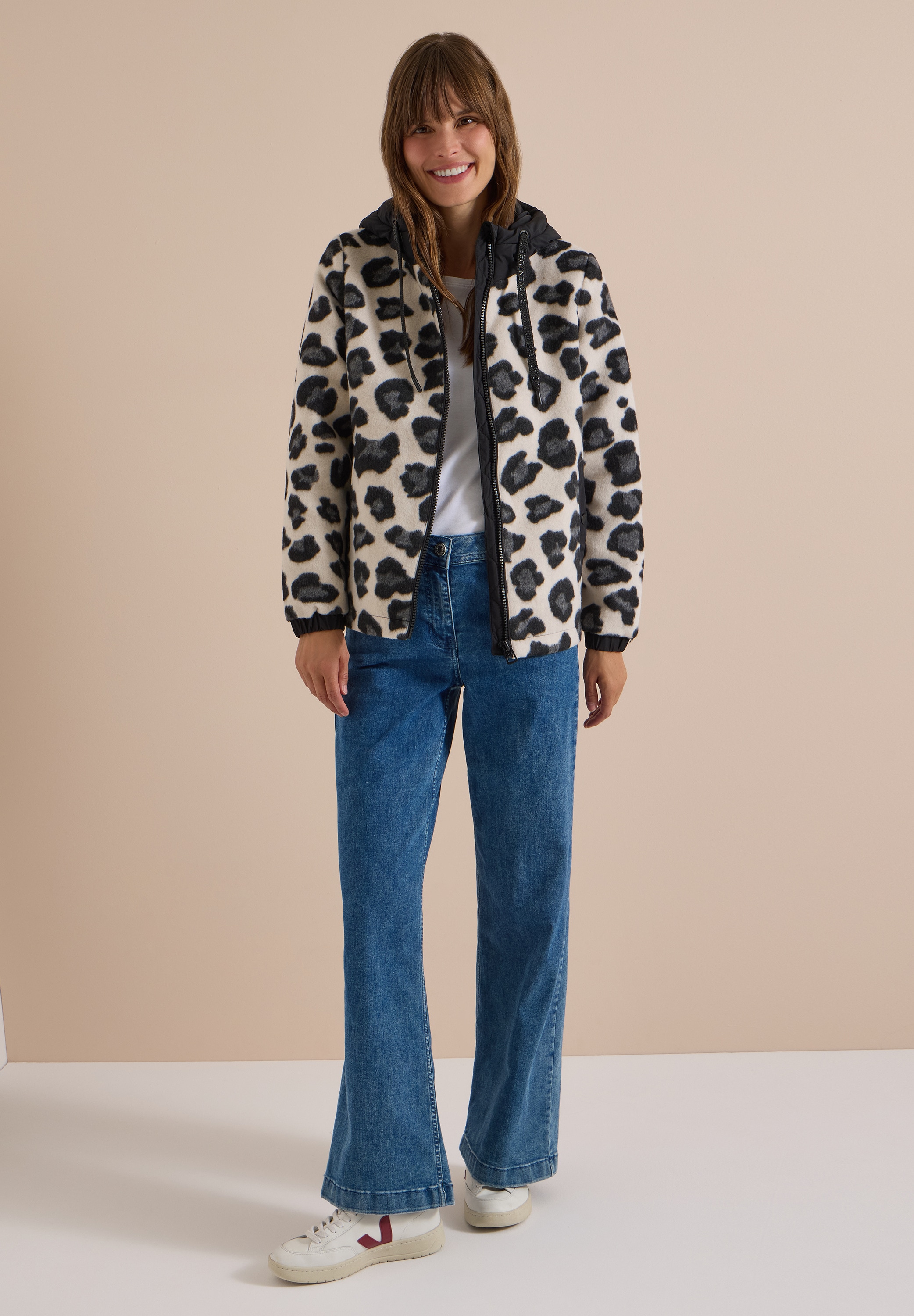 Cecil Fellimitatjacke mit Kapuze mit Leomuster
